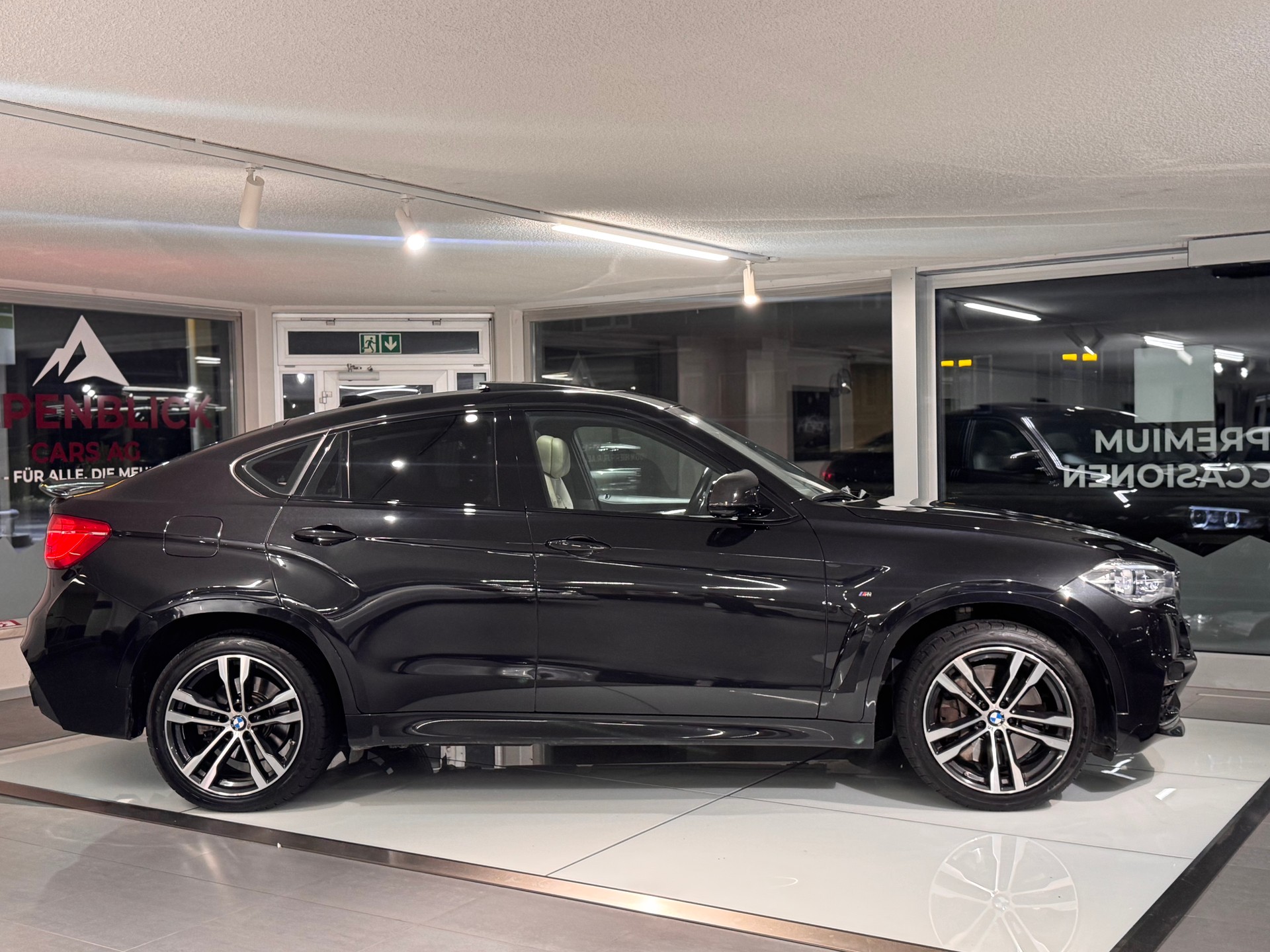 BMW X6 M50d Steptronic-showroom-element-3