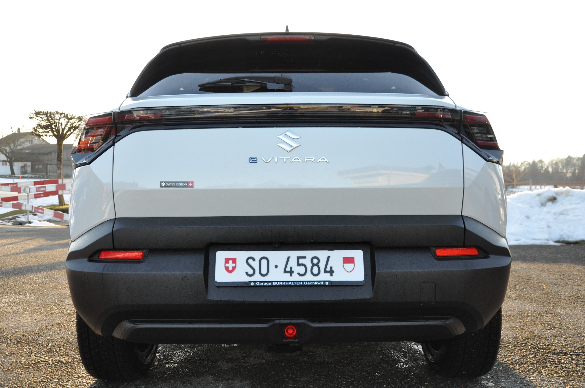 SUZUKI e-Vitara 61kWh Compact Top 4x4-image-4
