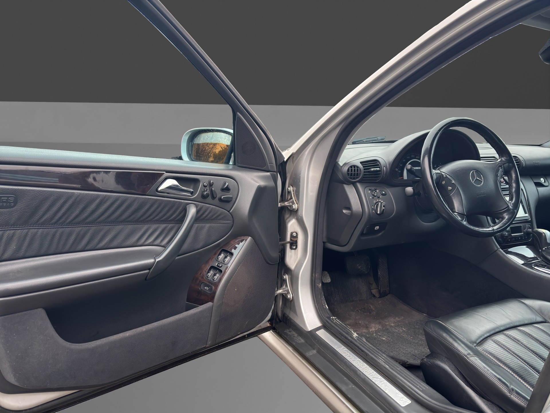 MERCEDES-BENZ C 32 AMG Automatic-image-12