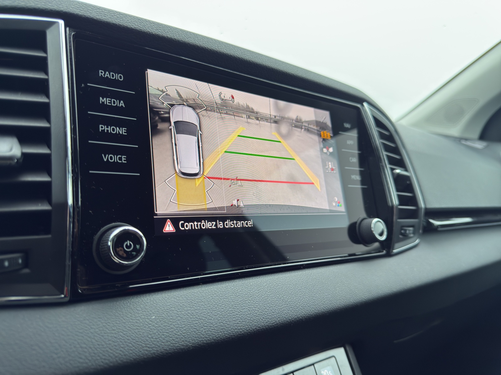 SKODA Karoq 1.5 TSI Dynamic DSG-image-12