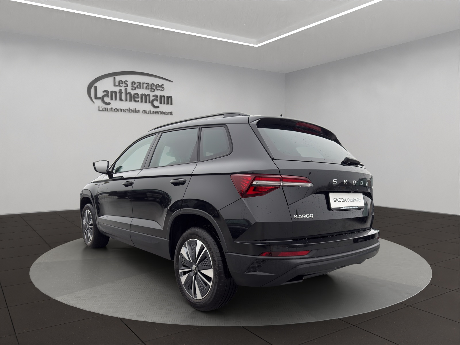 SKODA Karoq 1.5 TSI Dynamic DSG-image-2