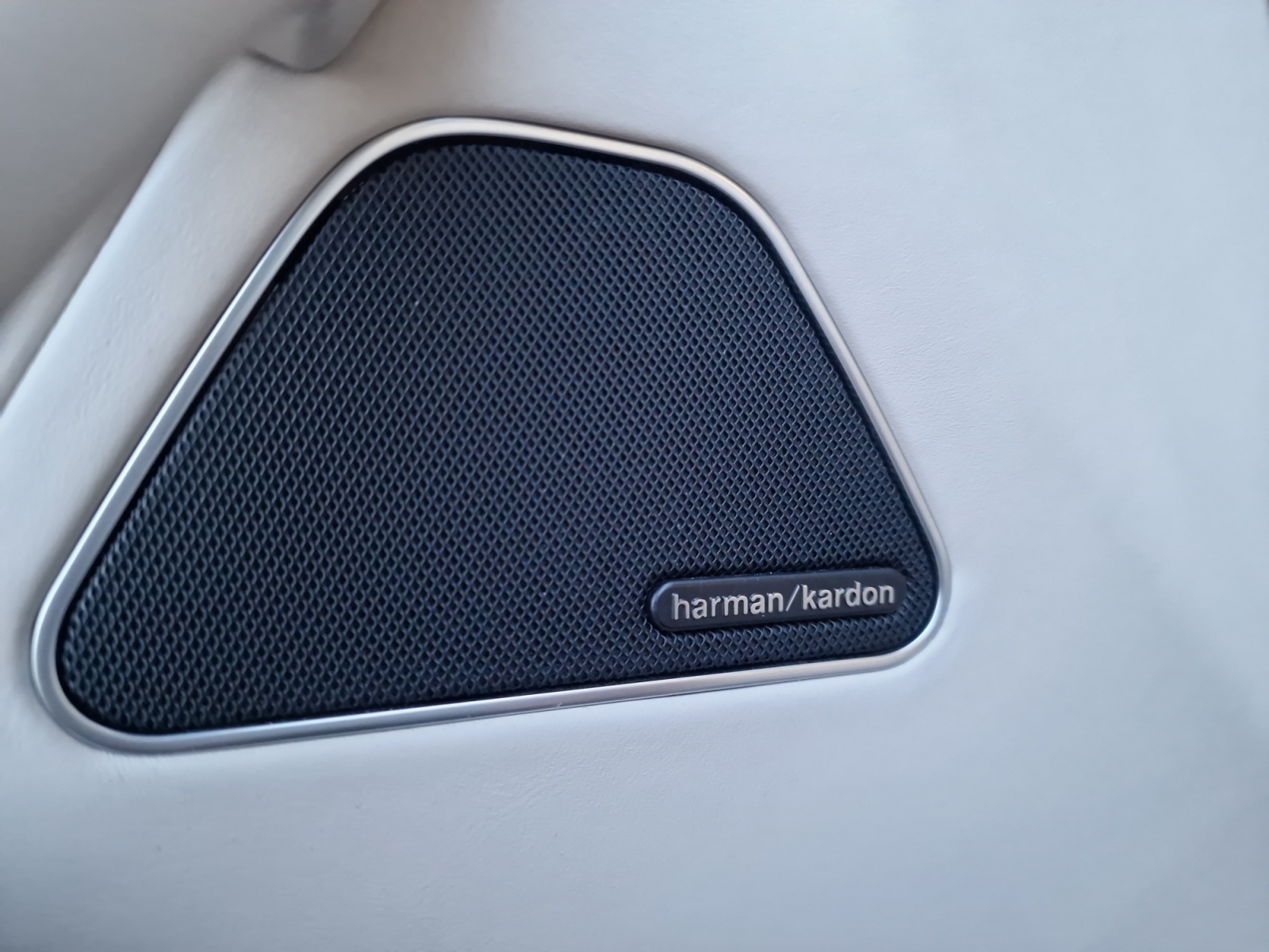 MASERATI Levante S 3.0 V6-image-16