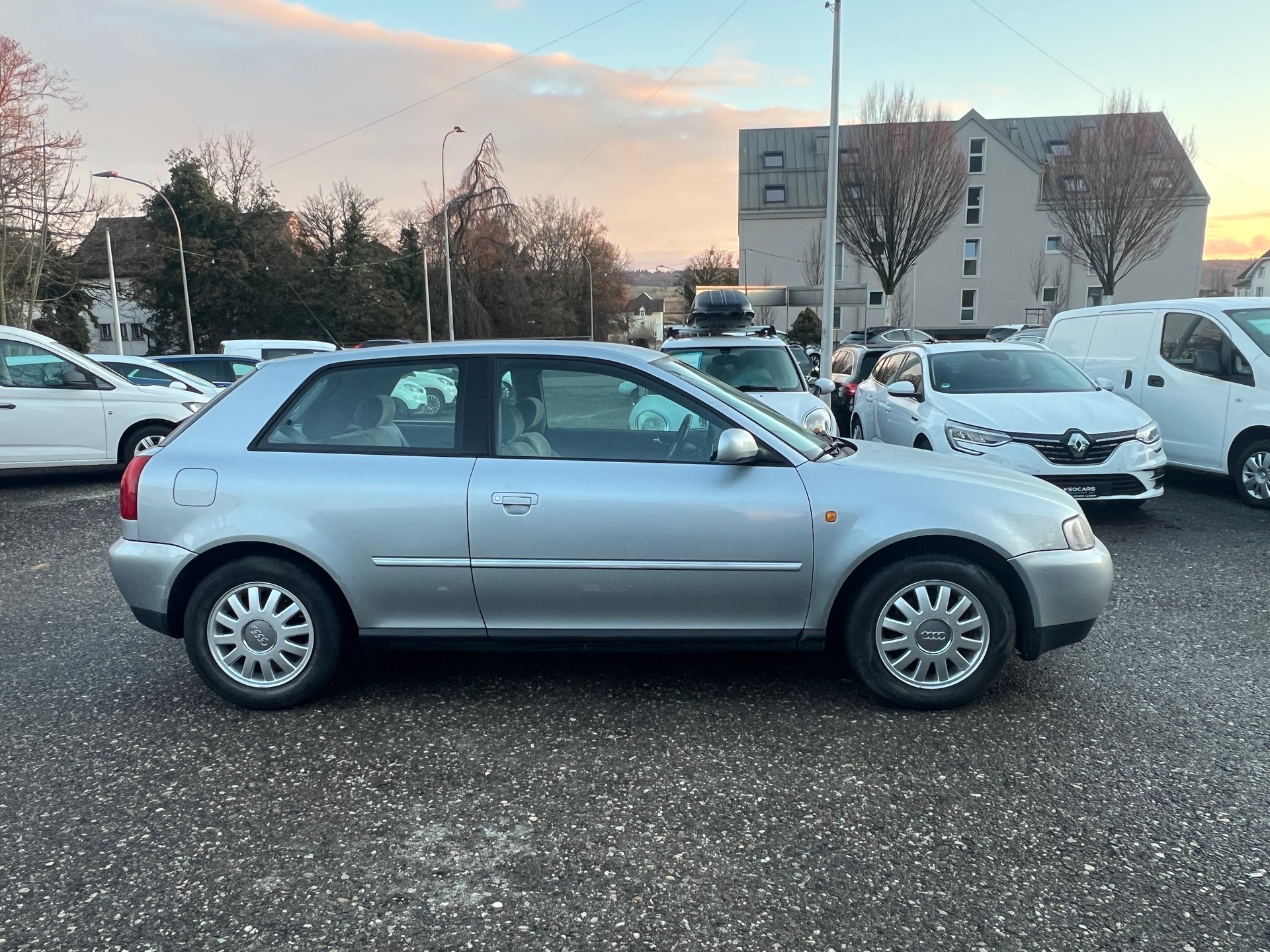 AUDI A3 1.8 T Ambiente-image-4