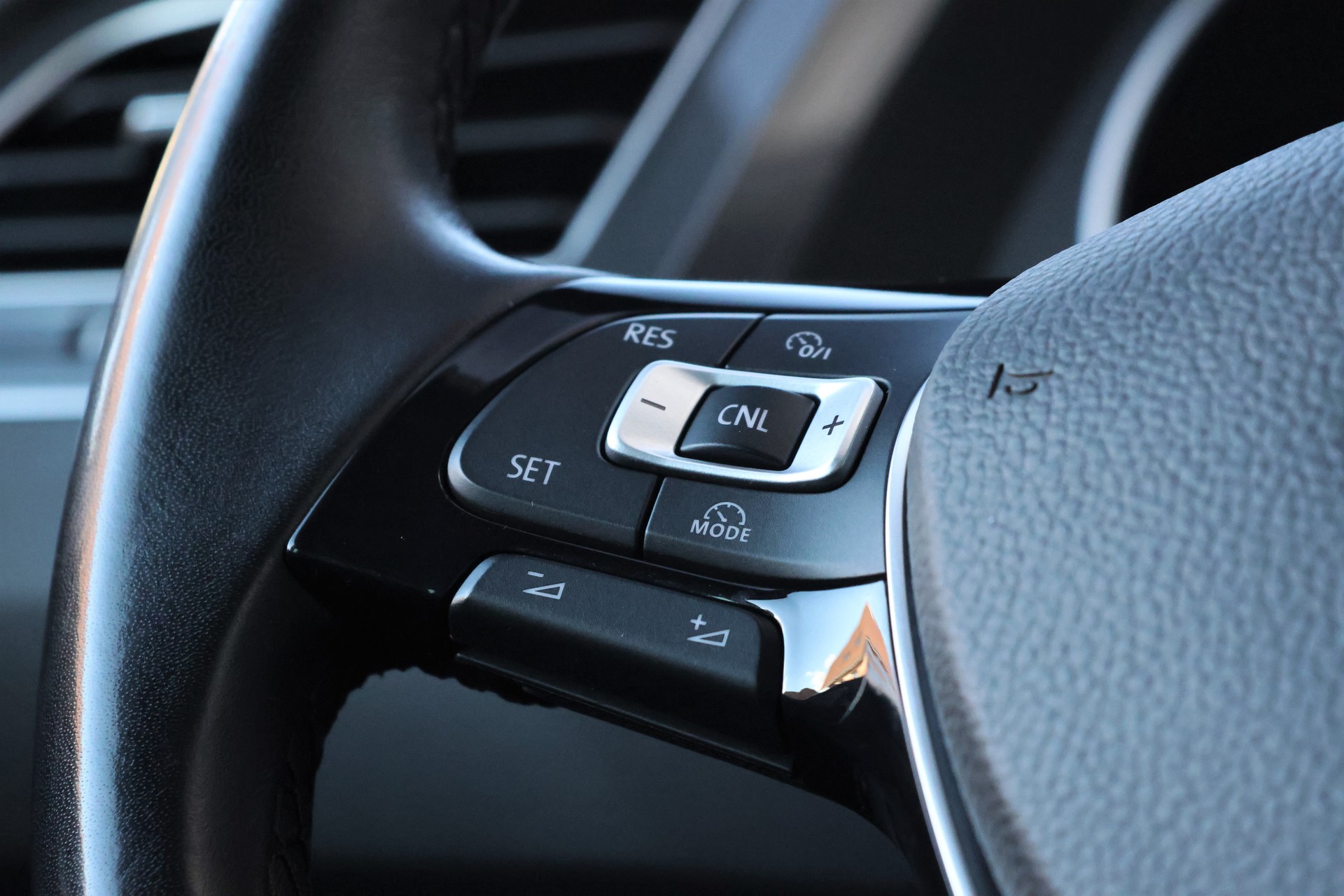 VW Tiguan 1.4TSI Trendline (CH)-image-14