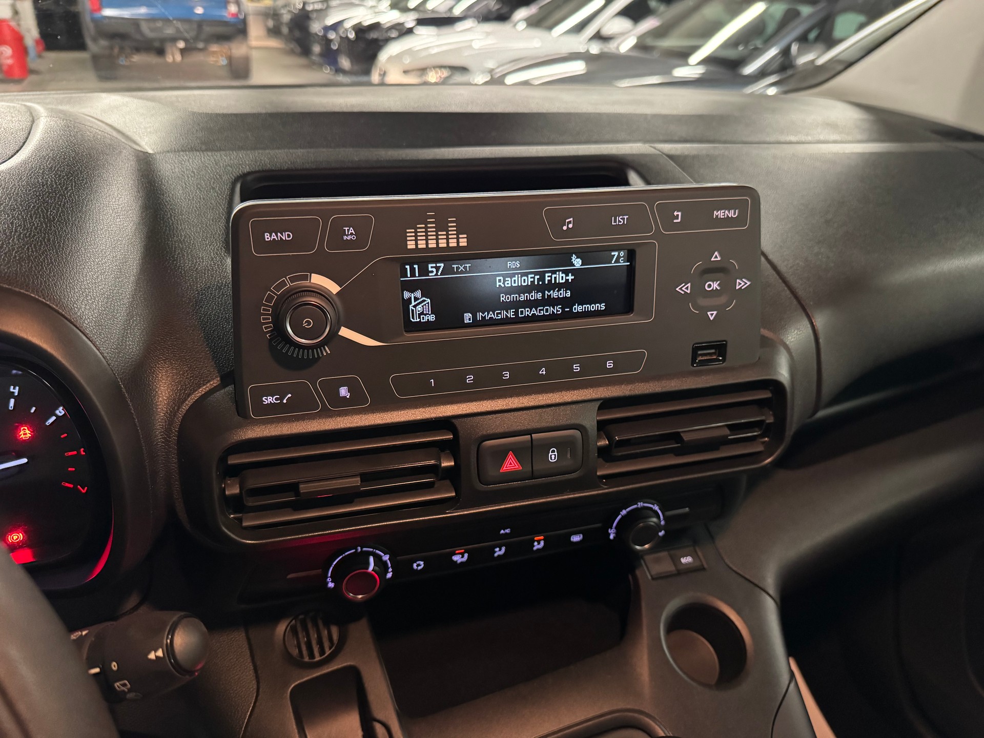 CITROEN Berlingo 1.5 BlueHDi S&S 7 Plätze Live-image-7