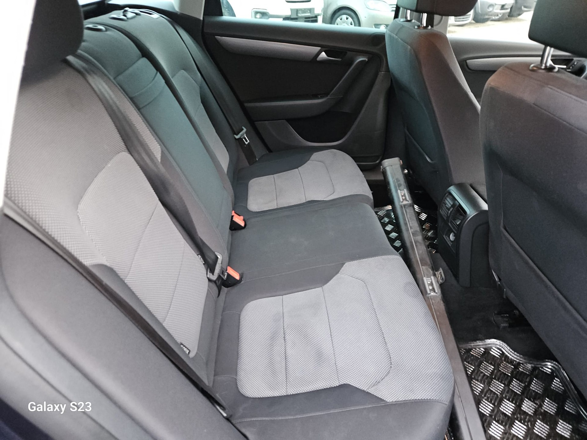 VW Passat Variant 2.0 TDI BMT Comfortline DSG-image-8