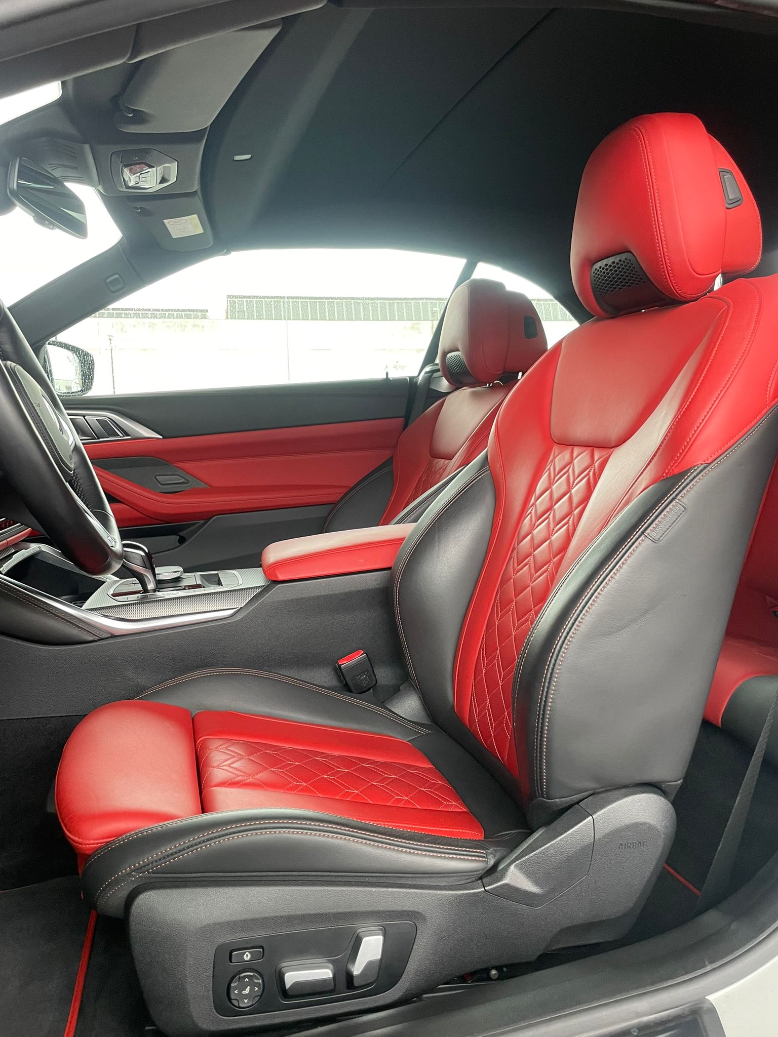 BMW M440i xDrive Cabrio-image-11