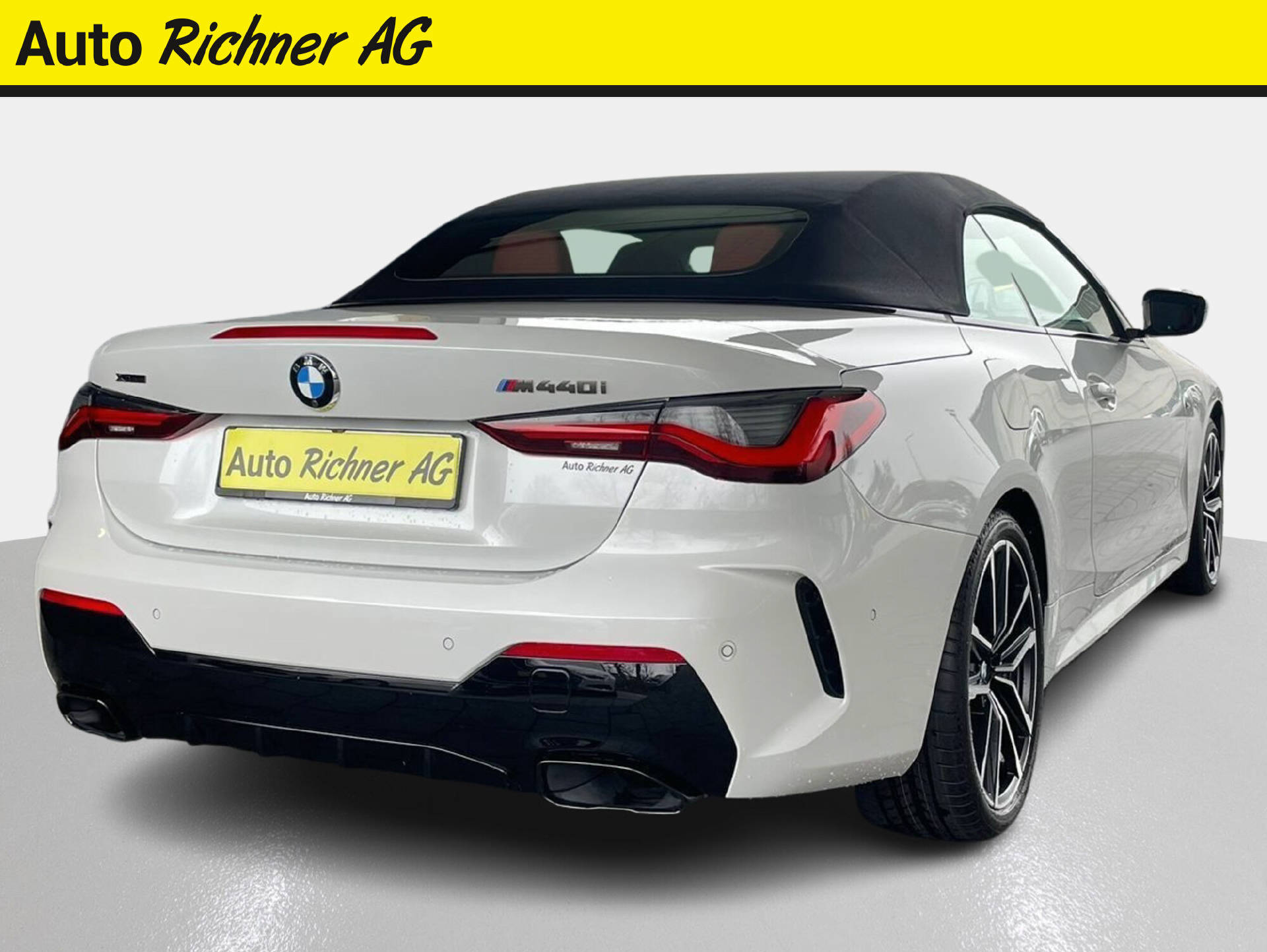 BMW M440i xDrive Cabrio-image-3