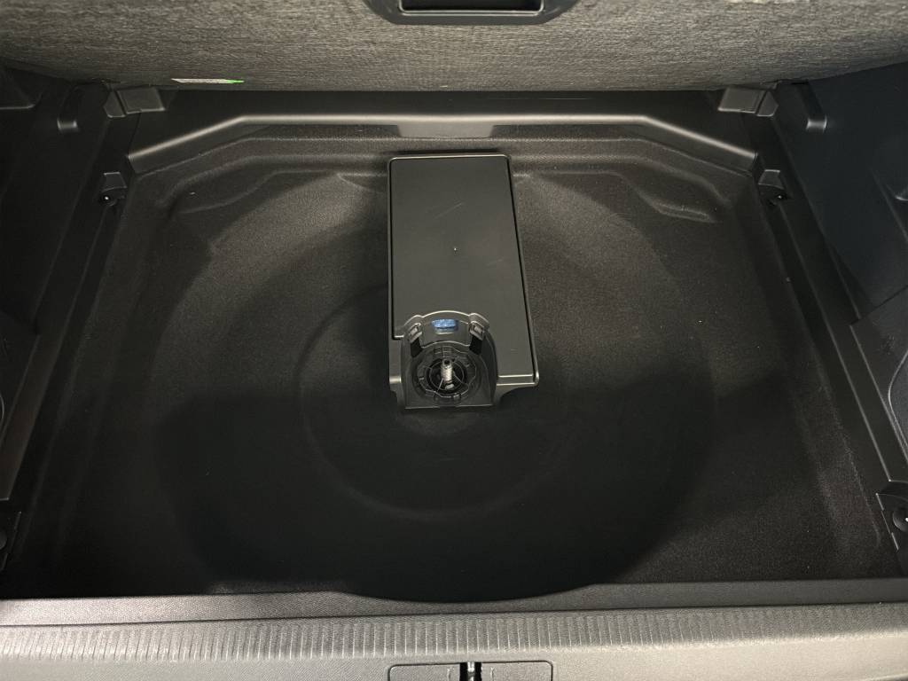 PEUGEOT 3008 1.2 PureTech GT Pack EAT8-image-14