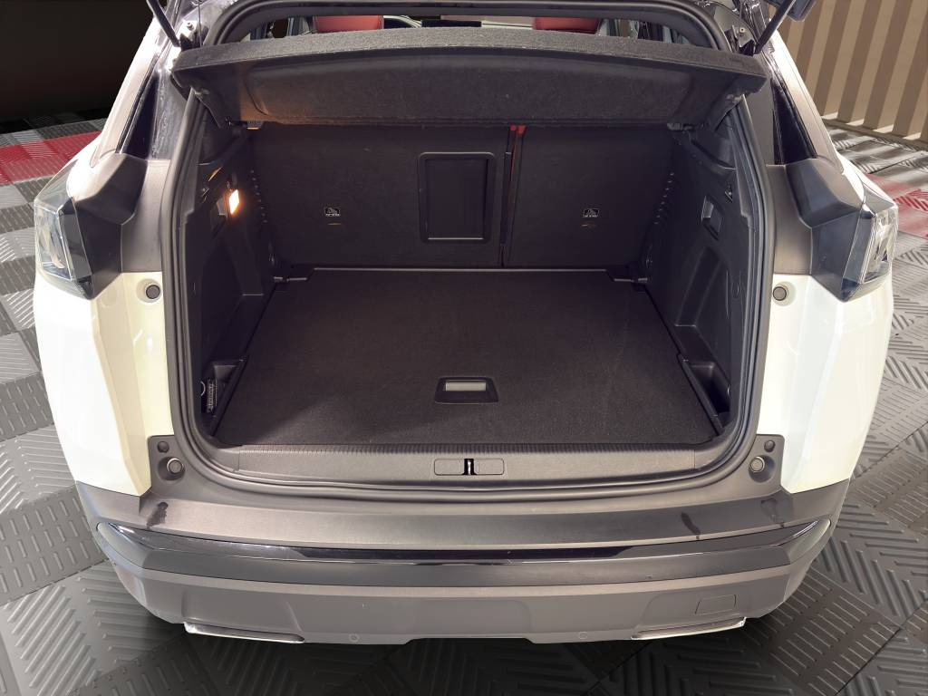 PEUGEOT 3008 1.2 PureTech GT Pack EAT8-image-10
