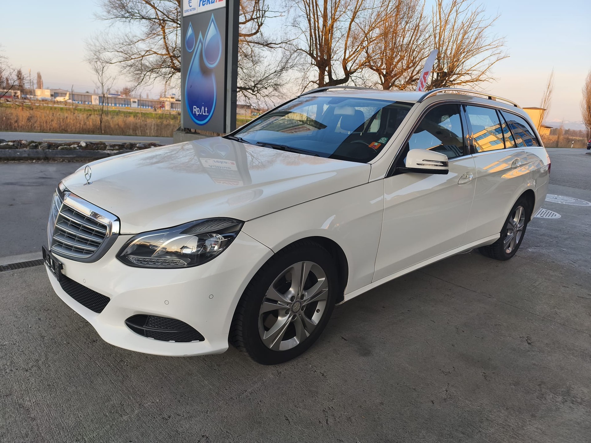 MERCEDES-BENZ E 350 BlueTEC Avantgarde 4Matic 7G-Tronic-image-1