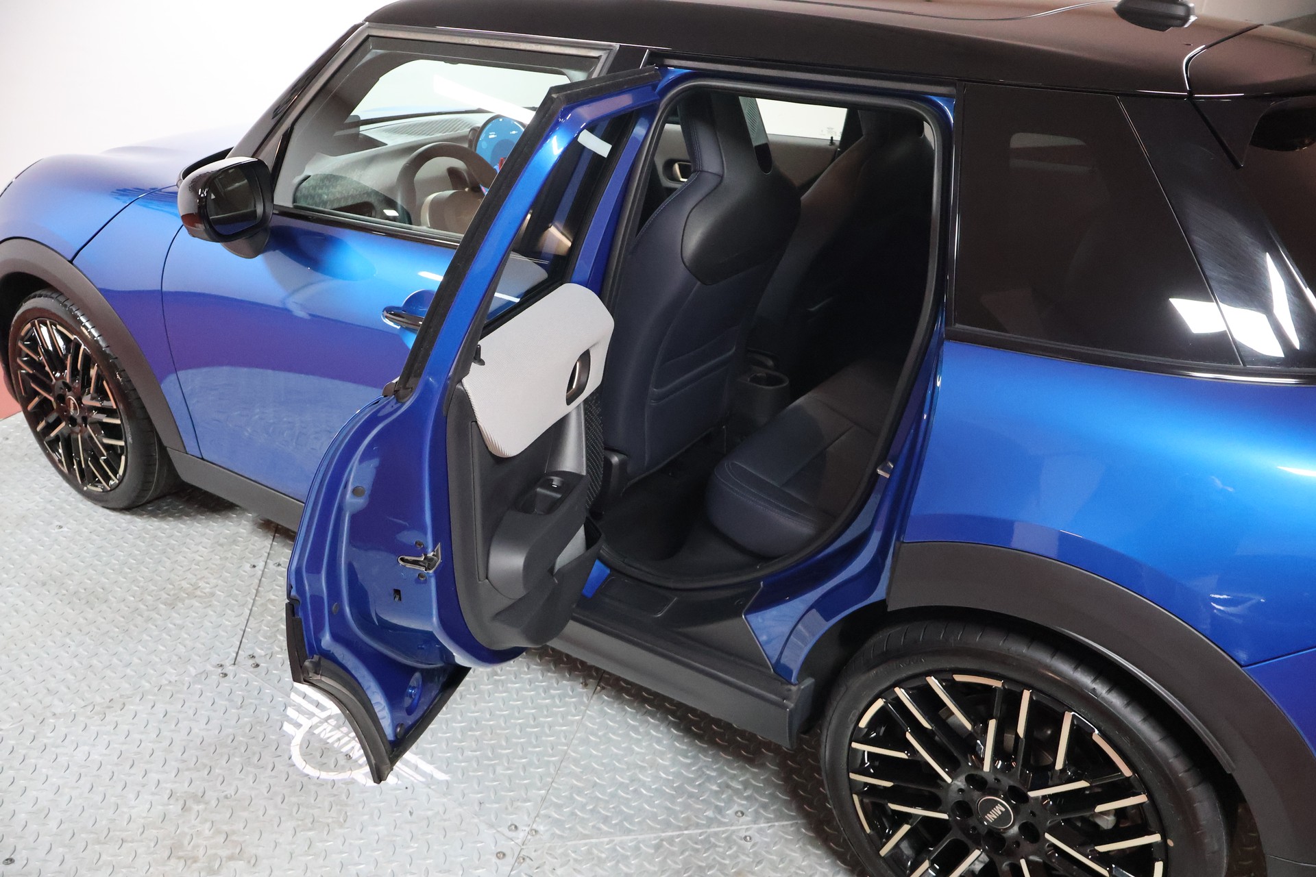 MINI Cooper S DKG-image-11
