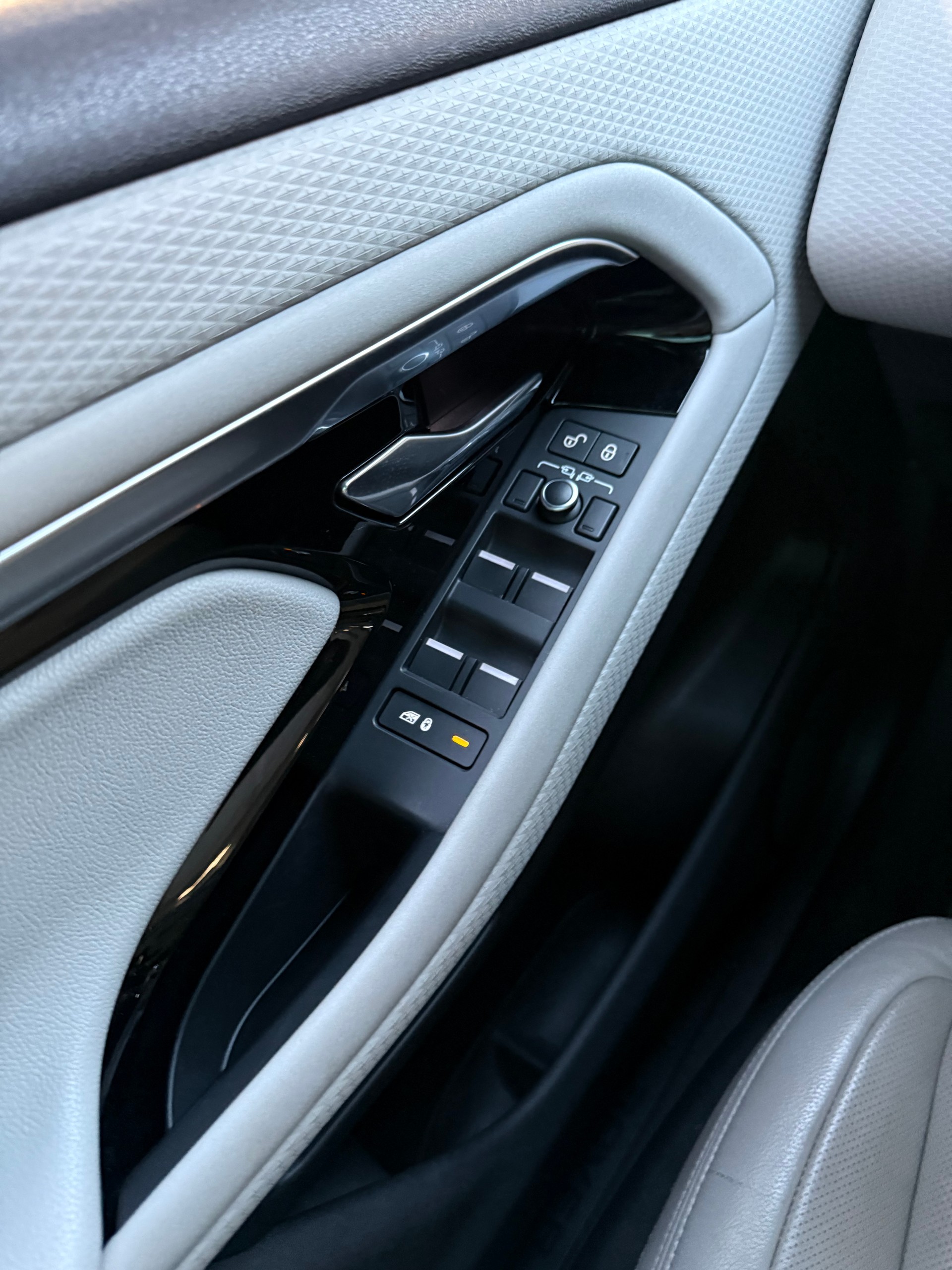 LAND ROVER Range Rover Evoque P 200 MHEV HSE AT9-image-12