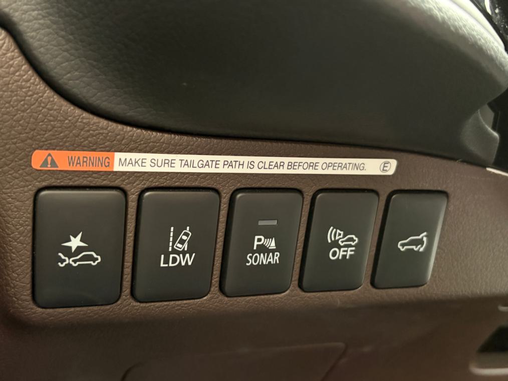 MITSUBISHI Outlander 2.0 PHEV Diamond 4WD Automatic-image-6