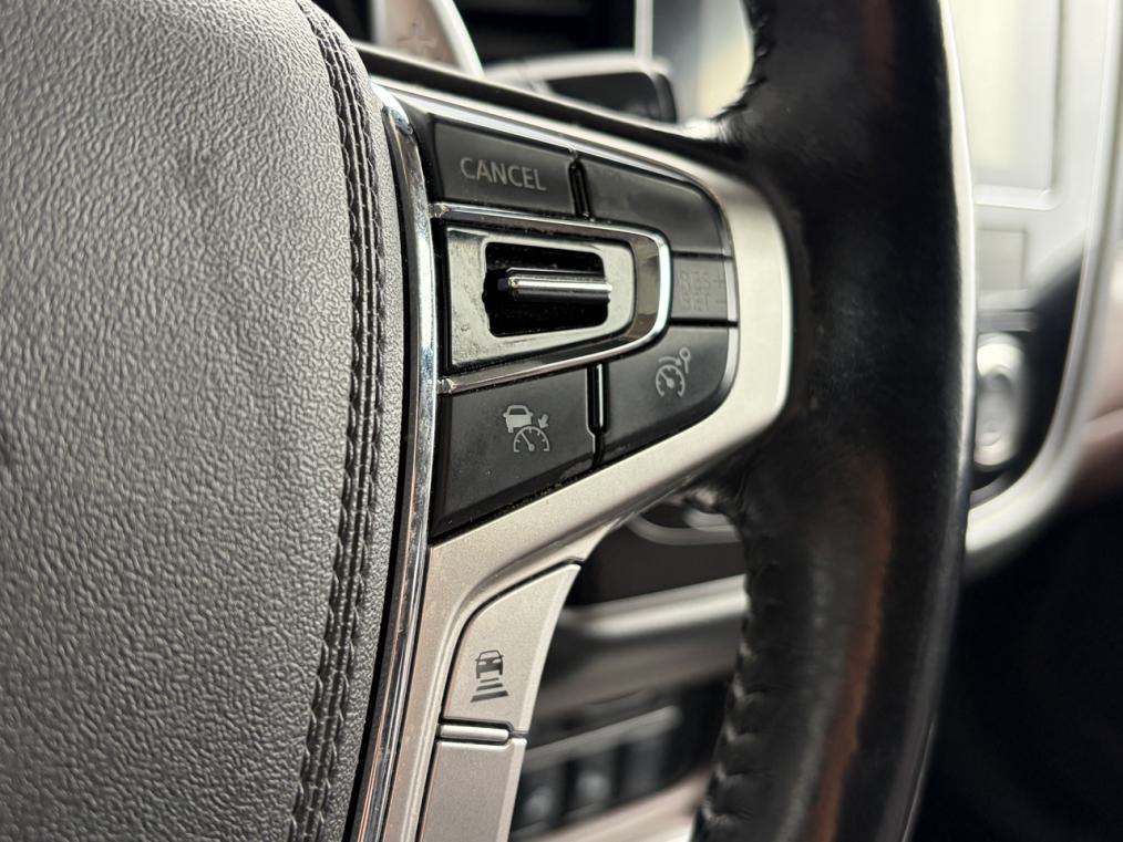MITSUBISHI Outlander 2.0 PHEV Diamond 4WD Automatic-image-7