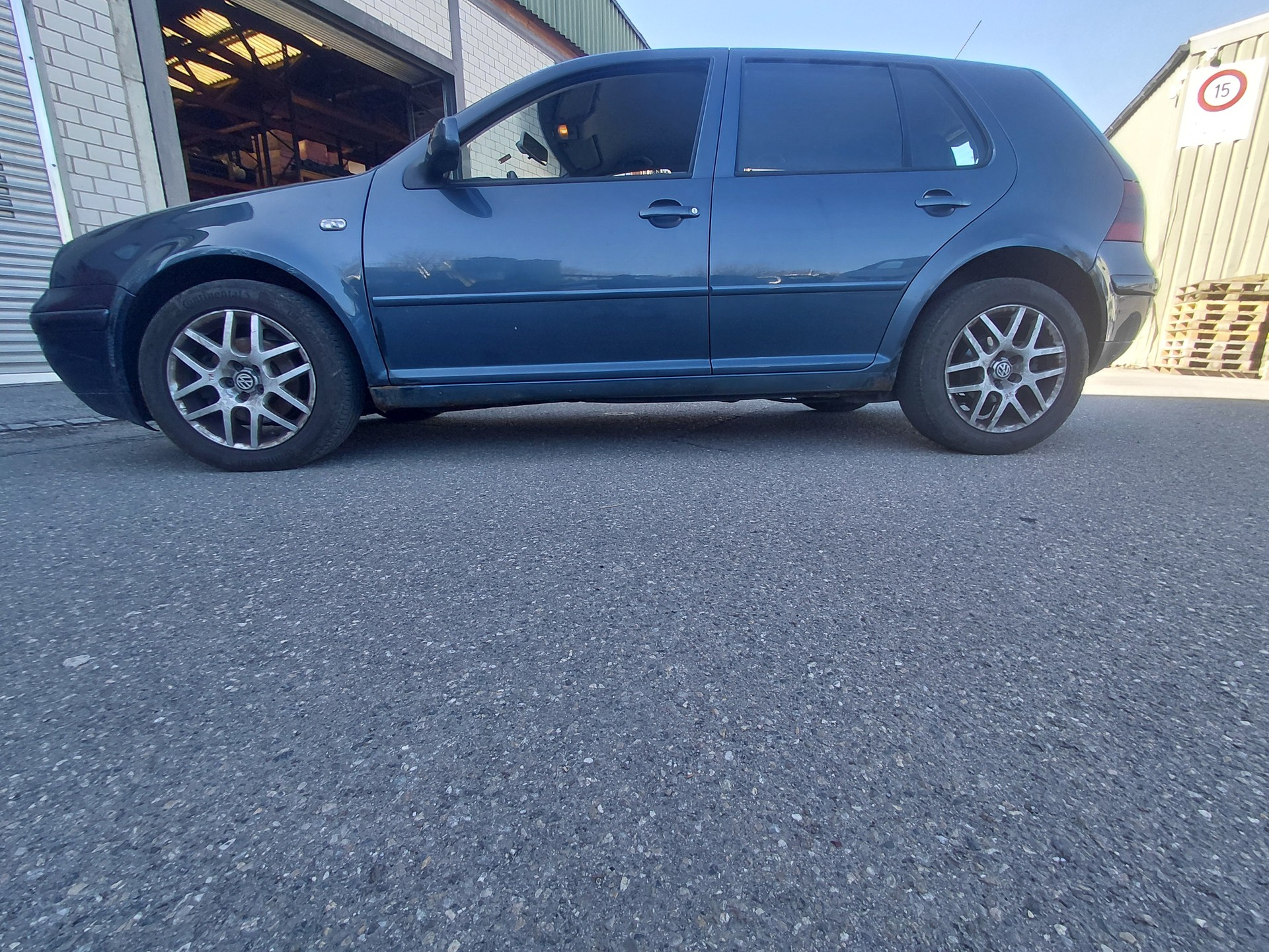 VW Golf 1.9 TDI Comfortline 4Motion-image-4