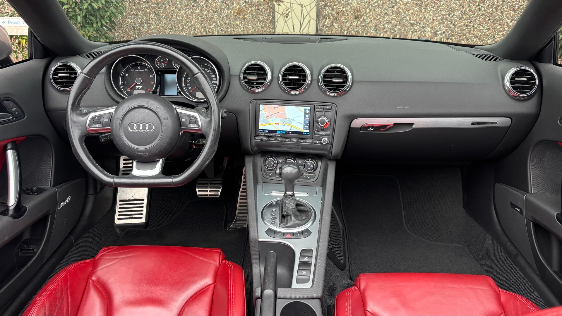 AUDI TT Roadster 3.2 quattro-image-9