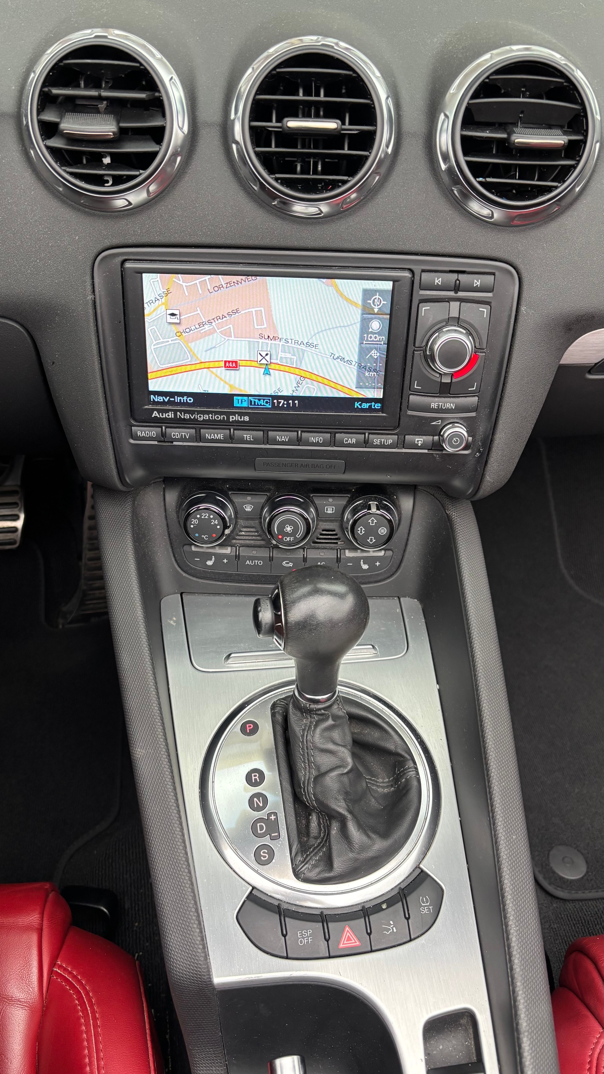 AUDI TT Roadster 3.2 quattro-image-8