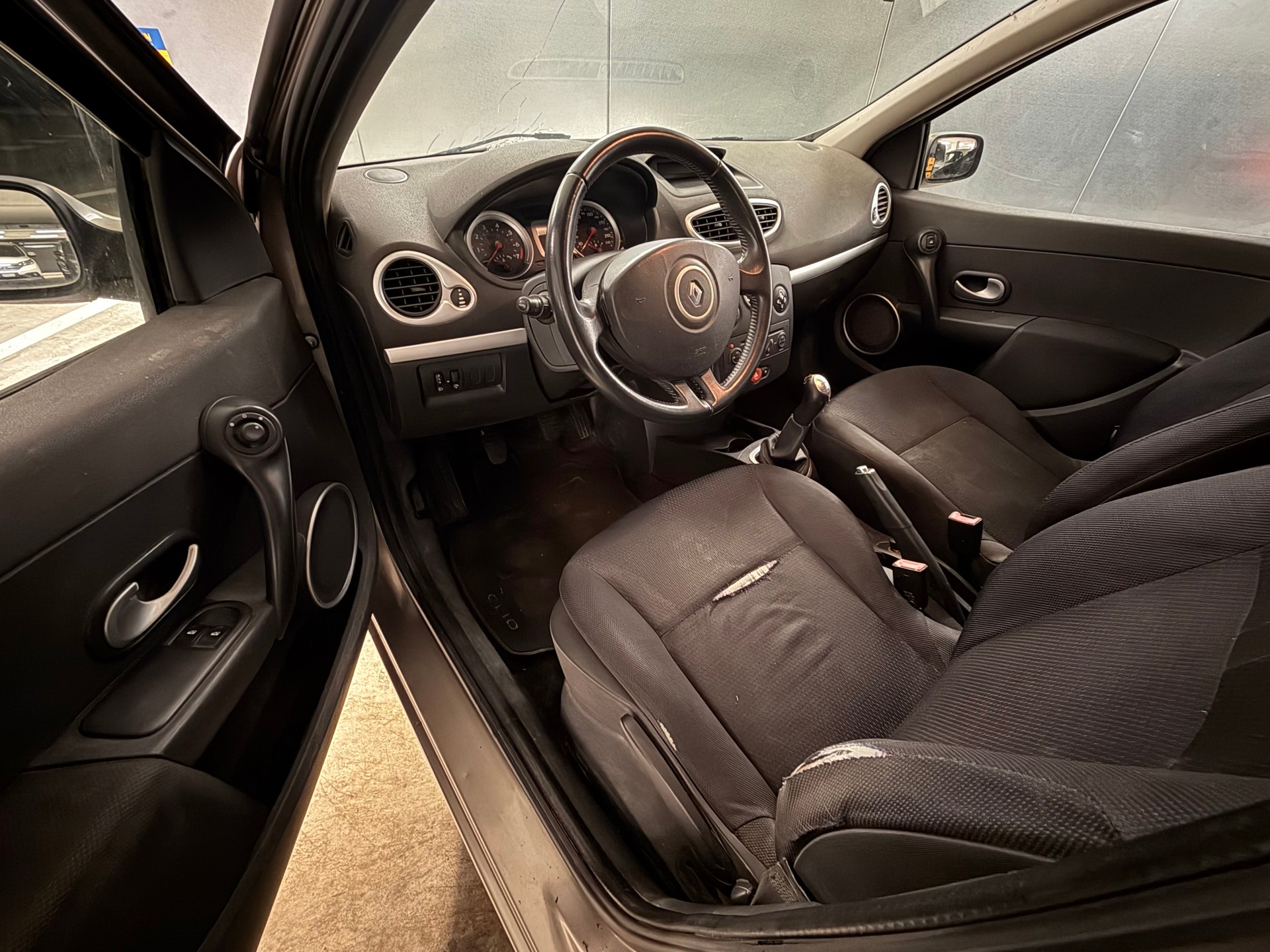 RENAULT Clio Grandtour 1.2 16V Turbo Dynamique-image-8