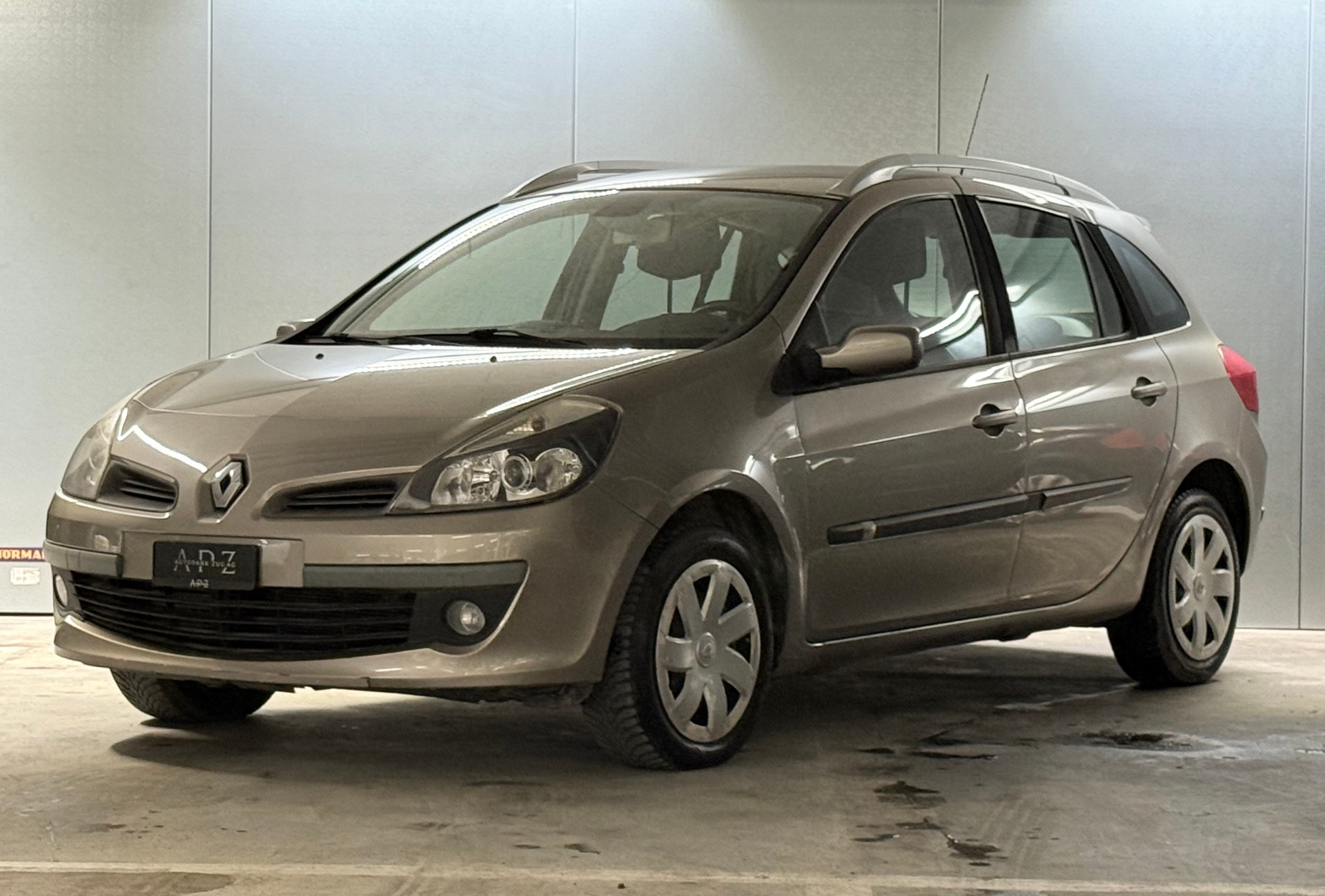 RENAULT Clio Grandtour 1.2 16V Turbo Dynamique-image-0