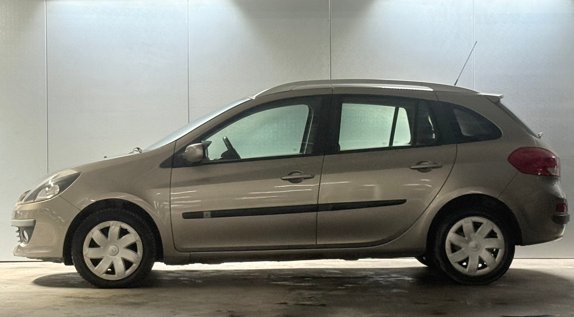 RENAULT Clio Grandtour 1.2 16V Turbo Dynamique-image-7