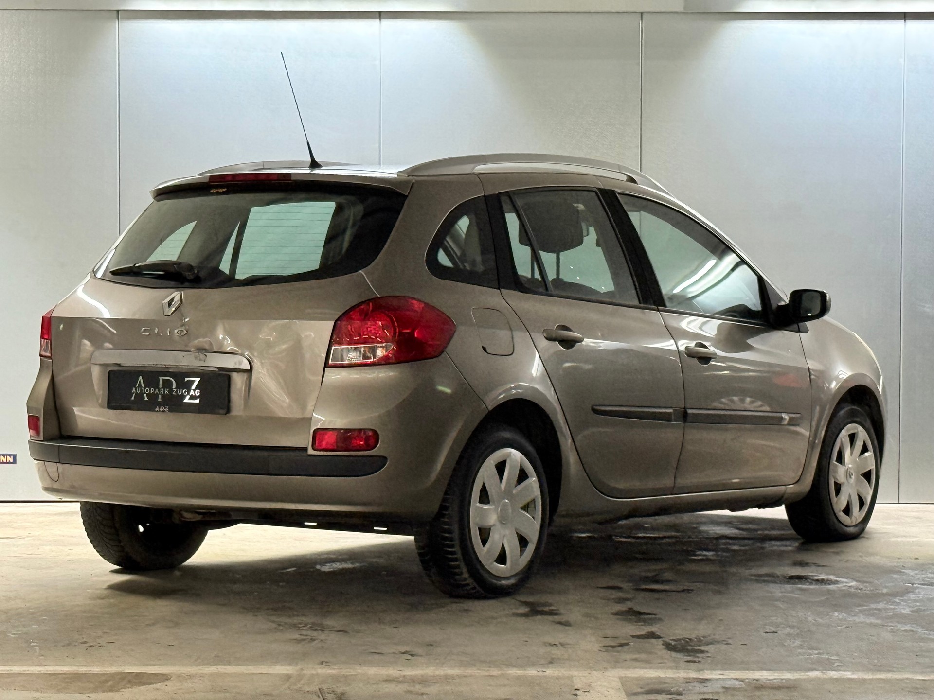 RENAULT Clio Grandtour 1.2 16V Turbo Dynamique-image-4