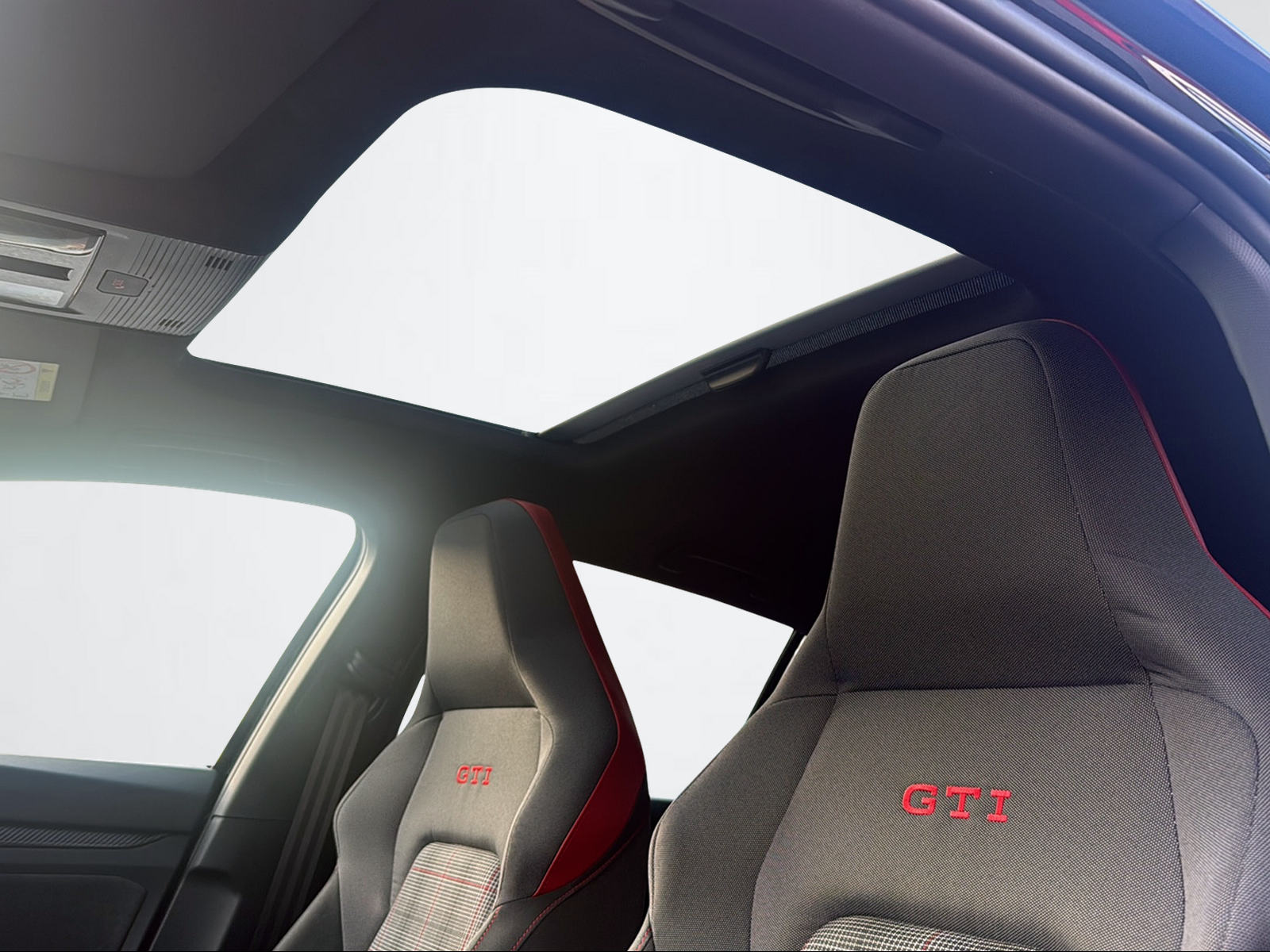 VW Golf VIII 2.0 TSI GTI DSG-image-12