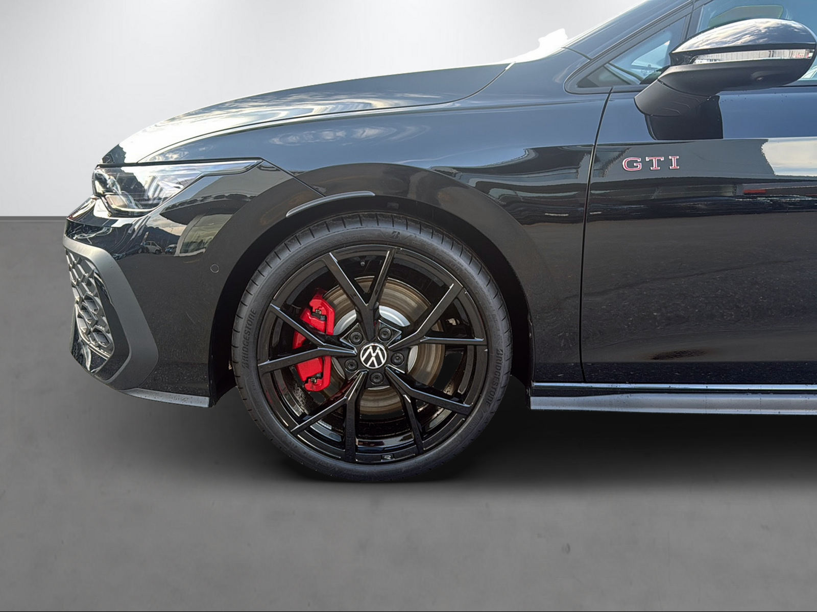 VW Golf VIII 2.0 TSI GTI DSG-image-4