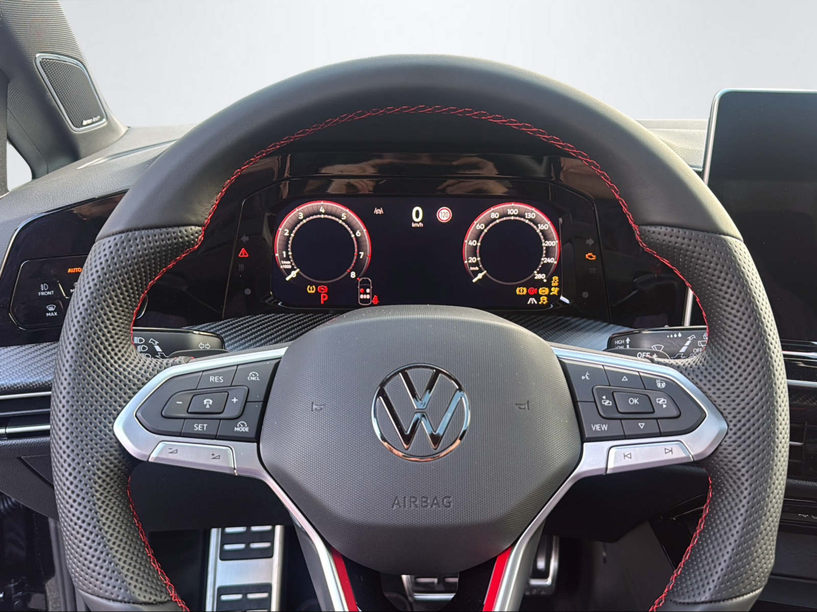VW Golf VIII 2.0 TSI GTI DSG-image-11