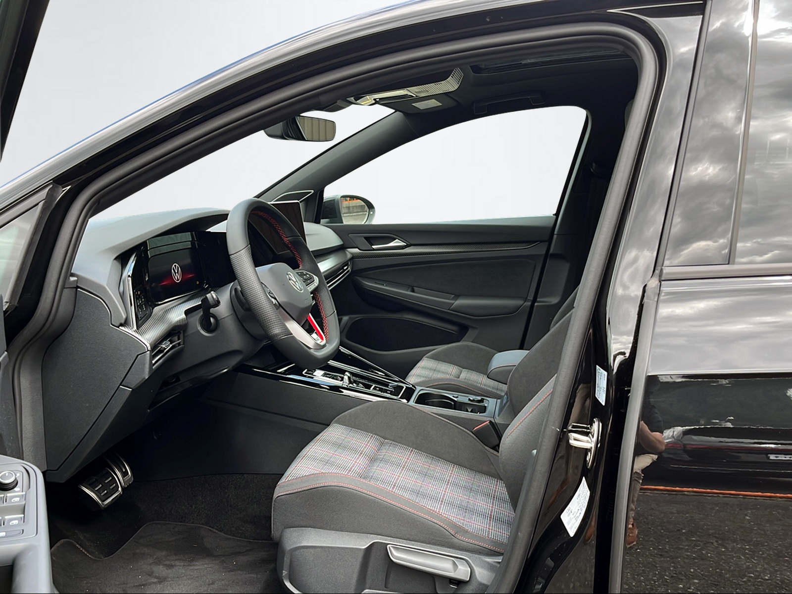 VW Golf VIII 2.0 TSI GTI DSG-image-6