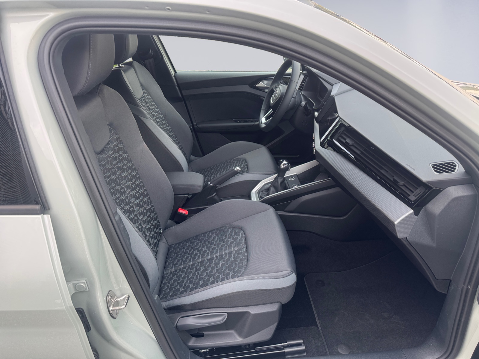 AUDI A1 Sportback 30 TFSI Attraction S-tronic-image-14