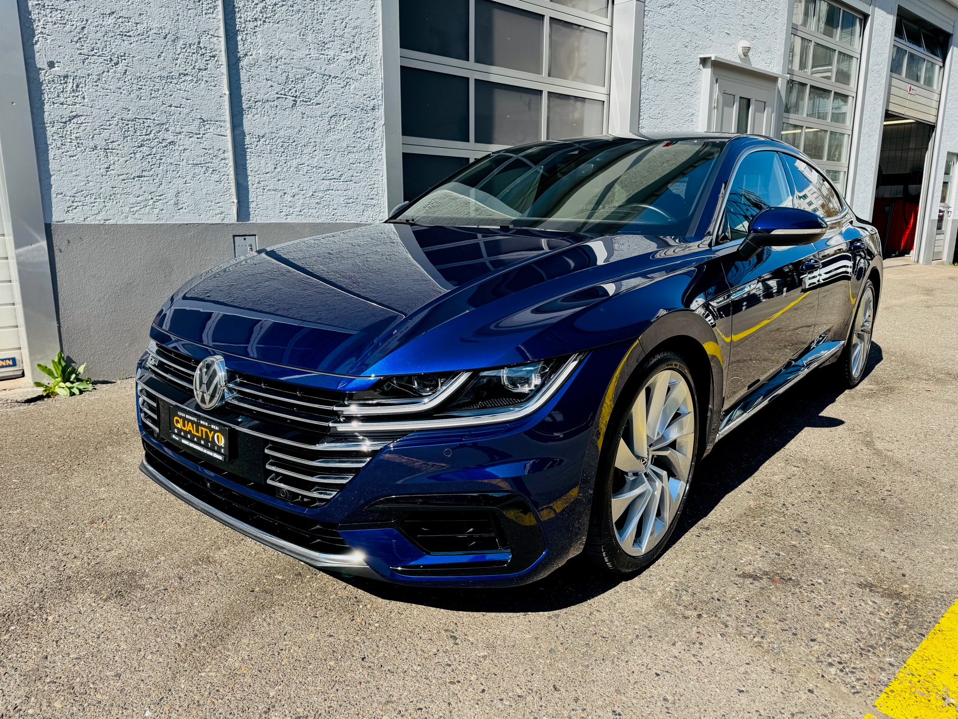 VW Arteon 2.0 TSI BMT R-Line 4Motion DSG-image-2