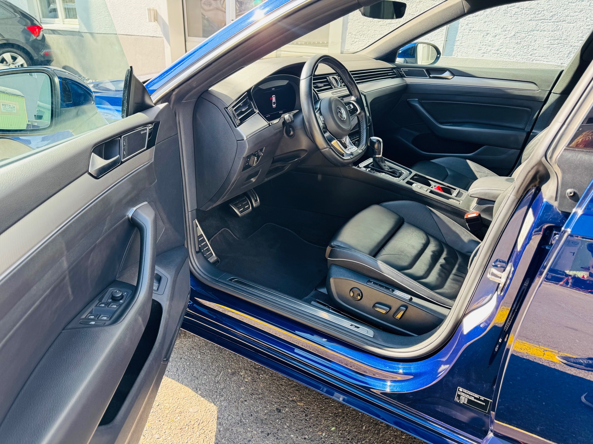 VW Arteon 2.0 TSI BMT R-Line 4Motion DSG-image-7