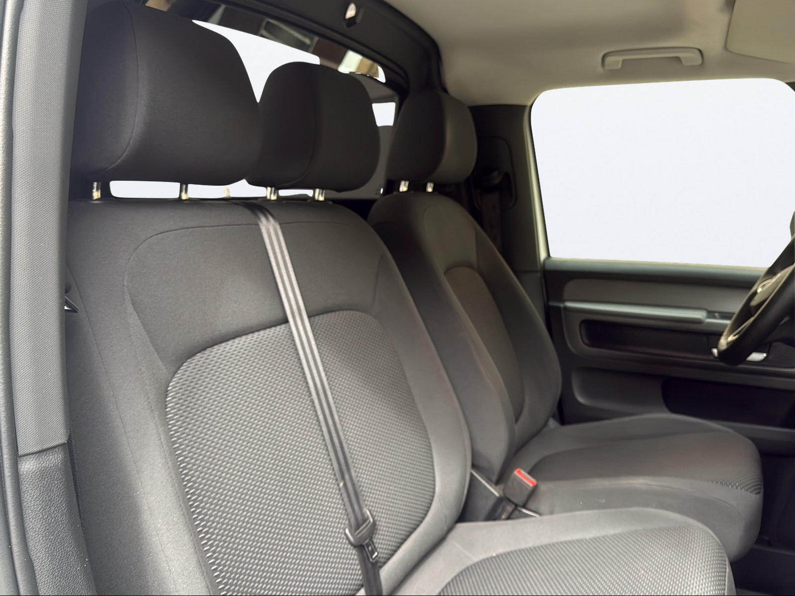VW ID. Buzz Cargo-image-15