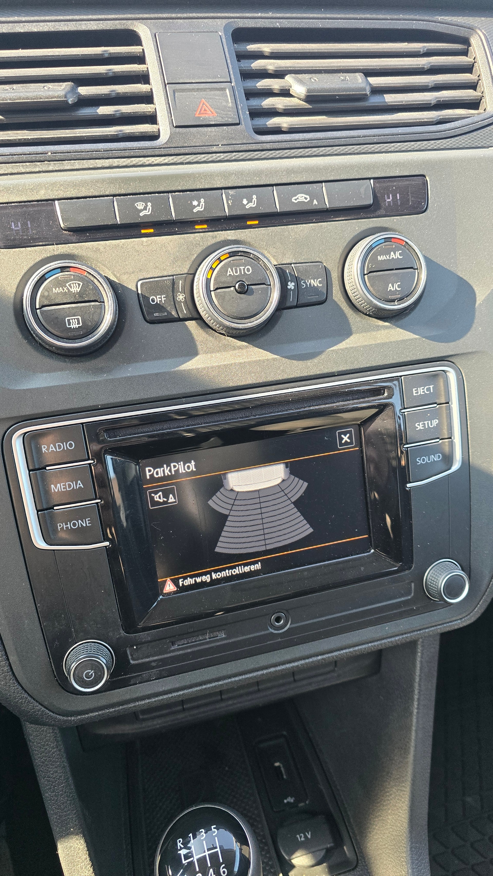 VW Caddy 2.0TDI 4Motion BlueMotion Technology AHK, Klima-image-9