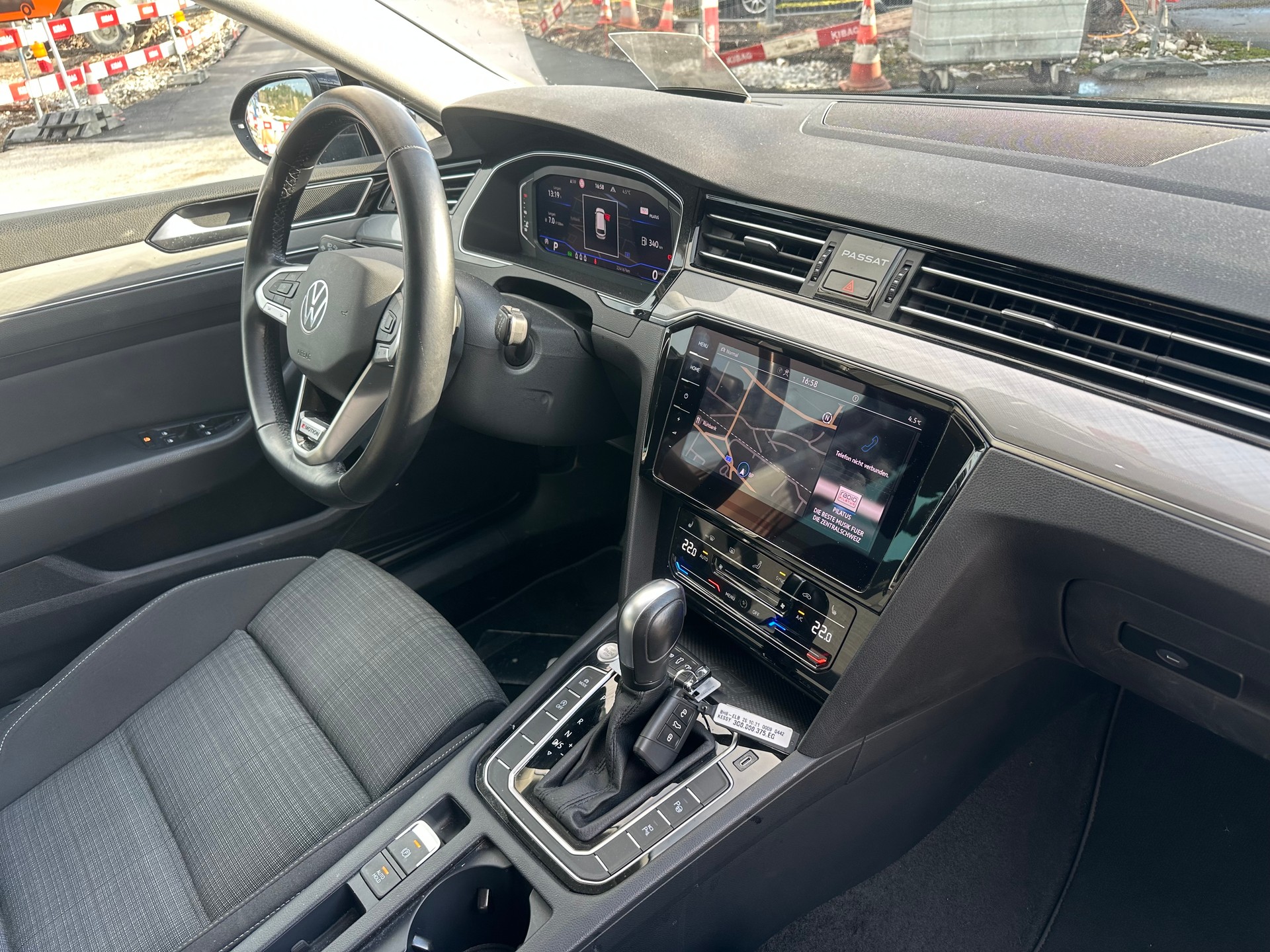 VW Passat 2.0 TDI BMT Elegance 4Motion DSG-image-10