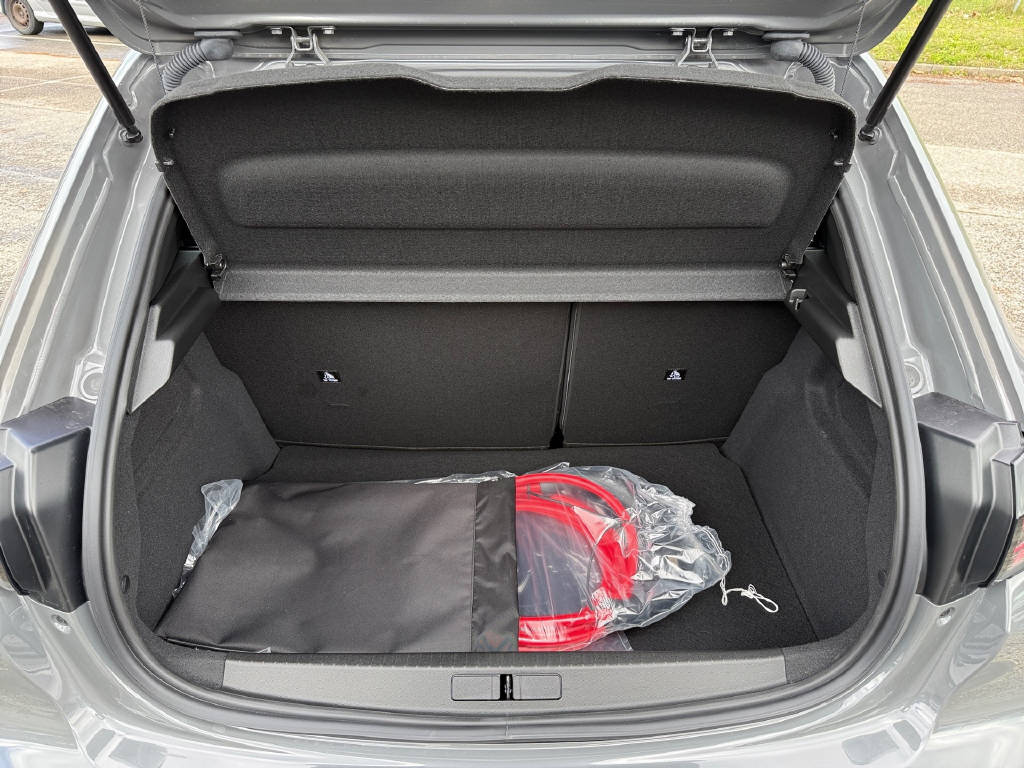 PEUGEOT 208 Electrique 156 ch (115 kW) GT-image-13
