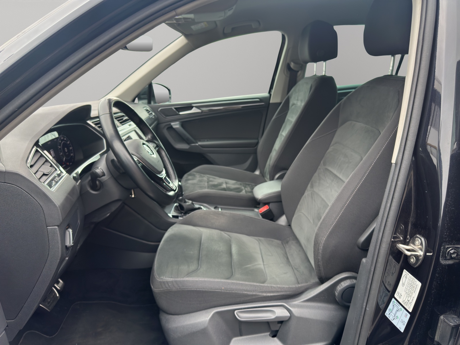 VW Tiguan 2.0TSI Highline R-Line 4Motion DSG-image-8
