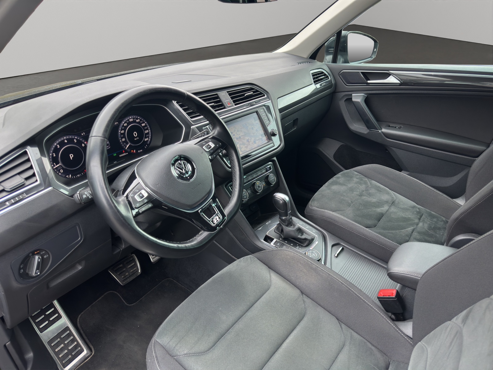 VW Tiguan 2.0TSI Highline R-Line 4Motion DSG-image-9