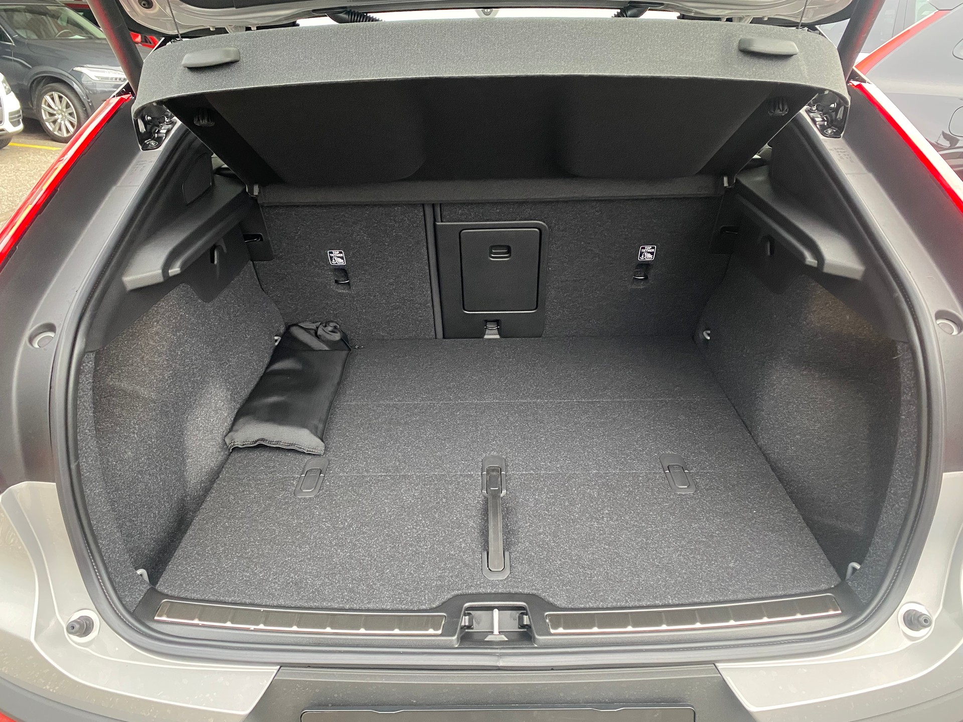 VOLVO C40 Recharge Twin-image-13