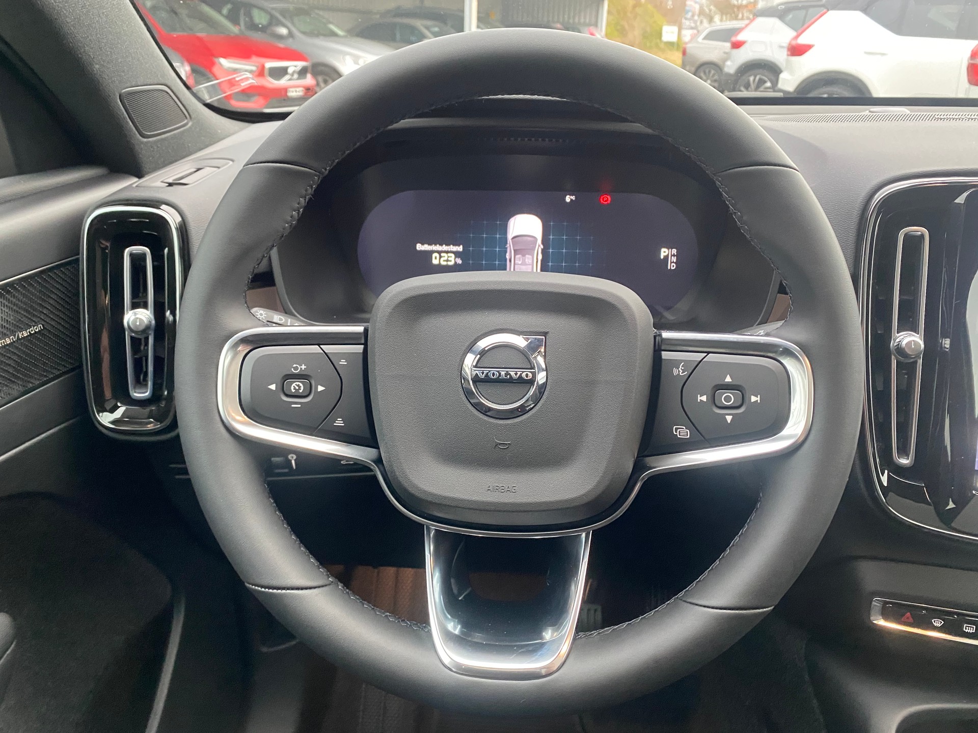 VOLVO C40 Recharge Twin-image-9