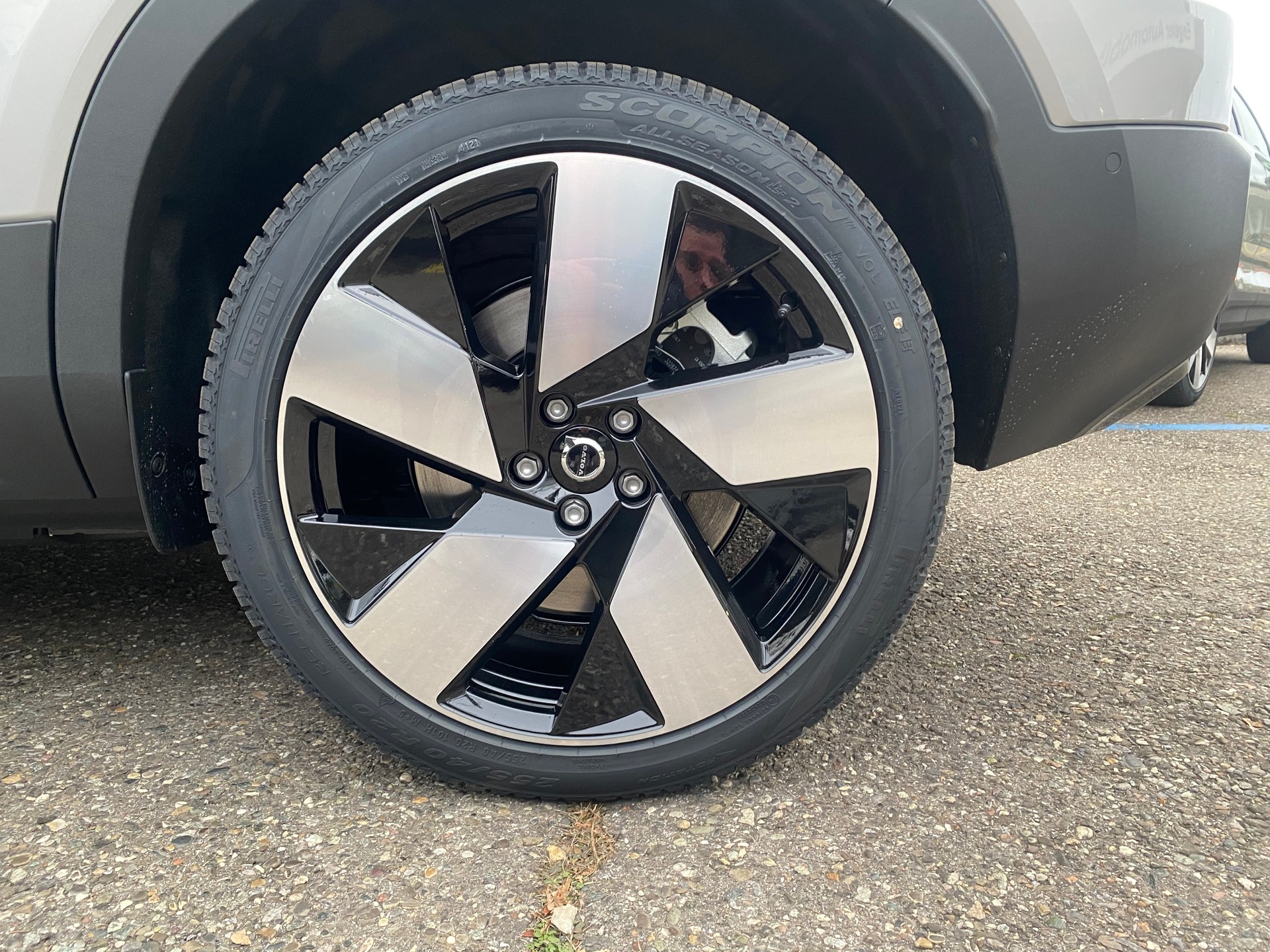 VOLVO C40 Recharge Twin-image-6