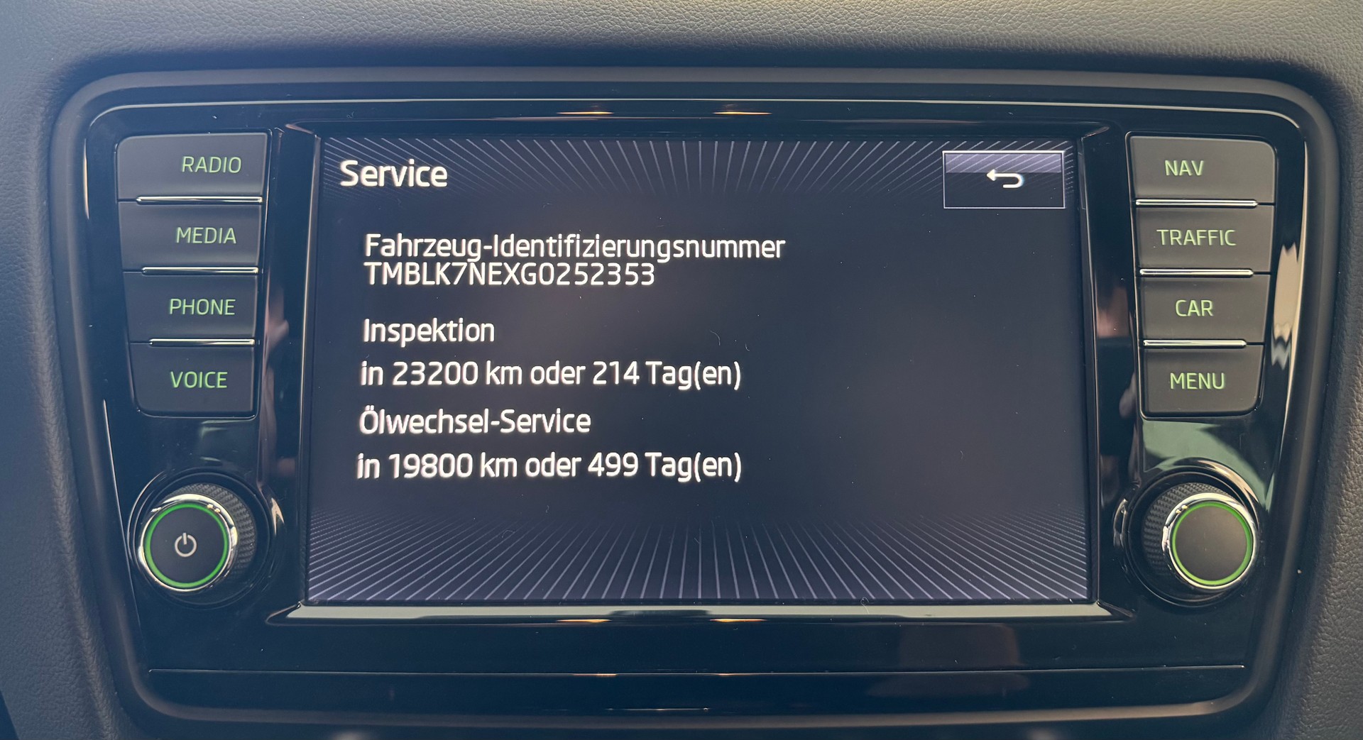 SKODA Octavia Combi 2.0 TDI RS 4x4 DSG-image-9