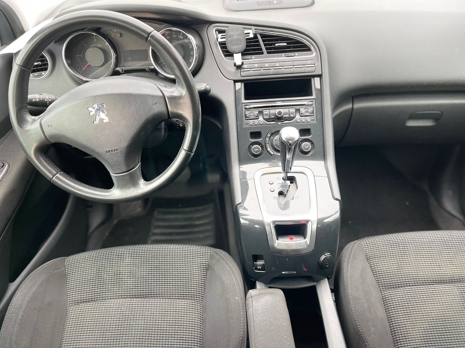 PEUGEOT 5008 2.0 HDI Business Automatic-image-6