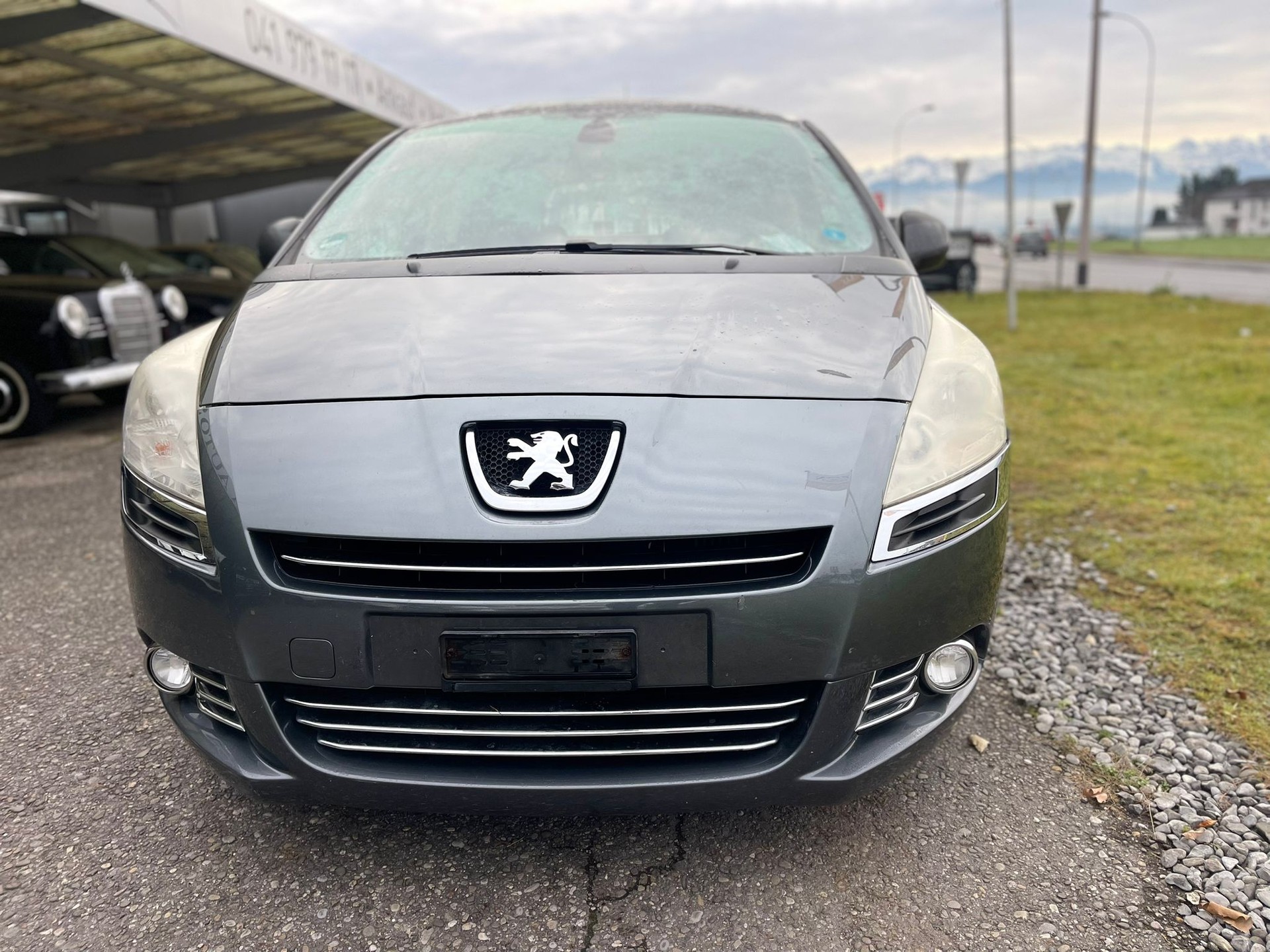 PEUGEOT 5008 2.0 HDI Business Automatic-image-1