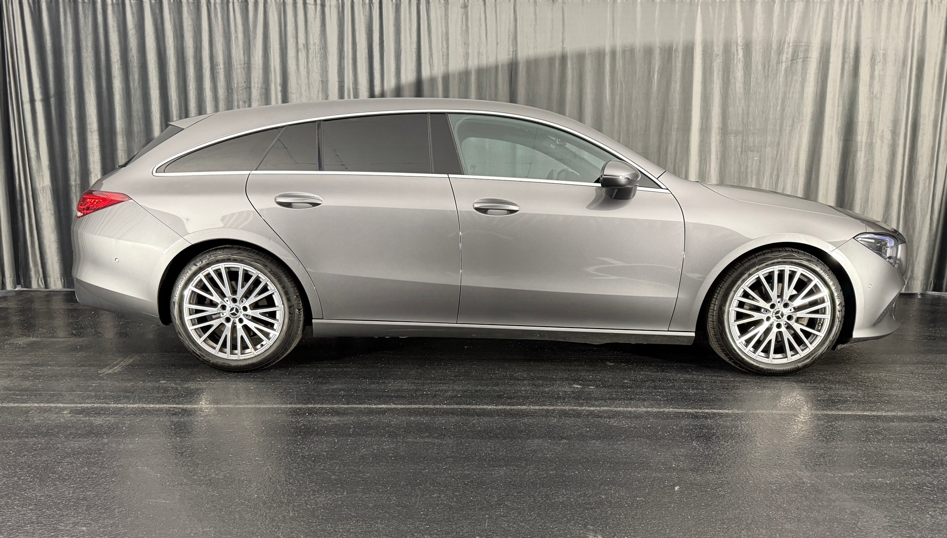 MERCEDES-BENZ CLA Shooting Brake 200 7G-DCT-image-4