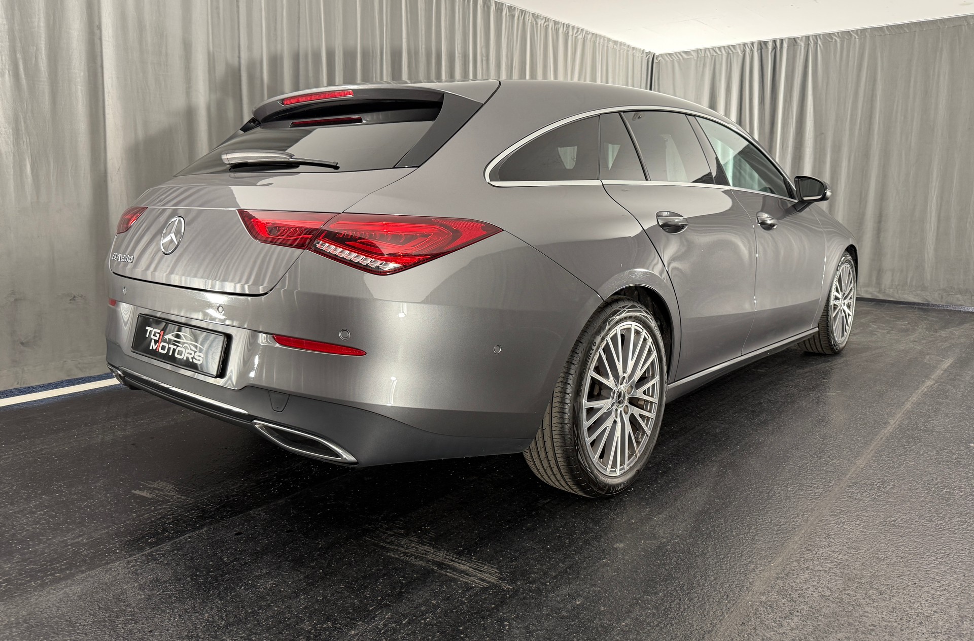 MERCEDES-BENZ CLA Shooting Brake 200 7G-DCT-image-2