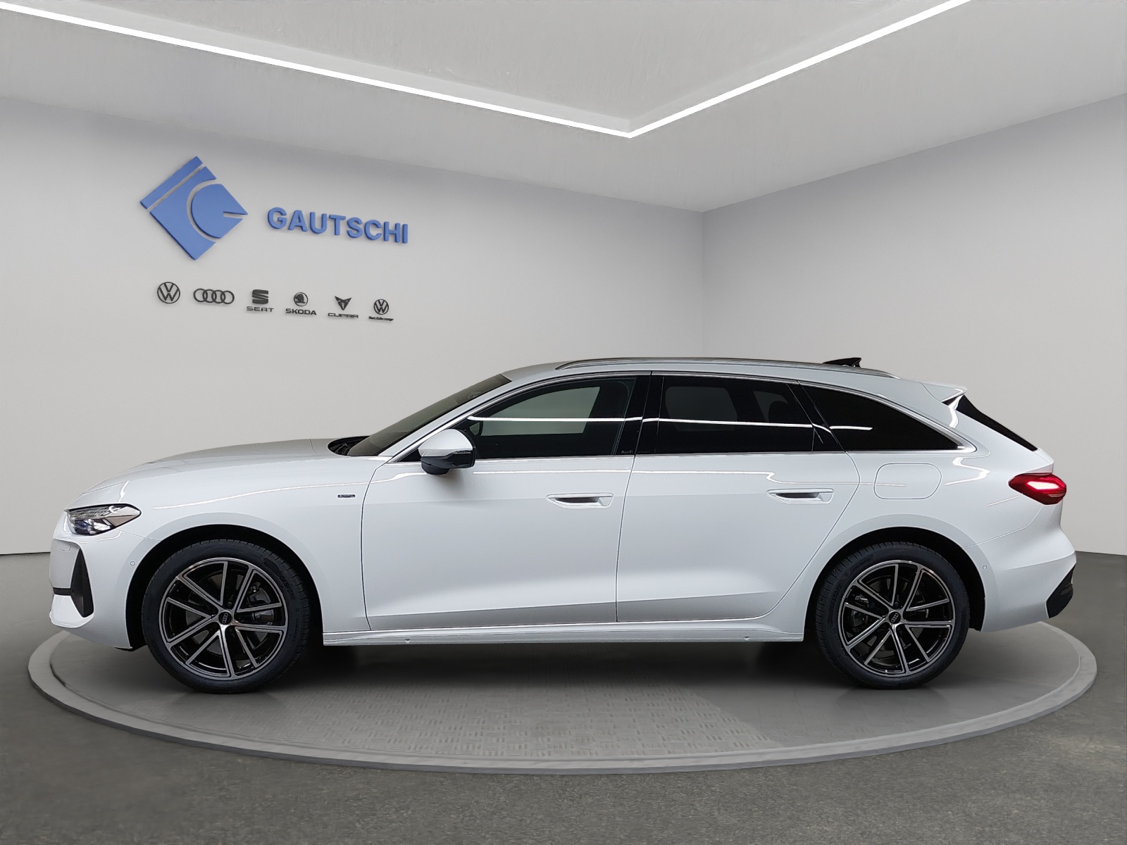 AUDI A5 Avant e-hybrid quattro Attraction 220 kW S tronic-image-1
