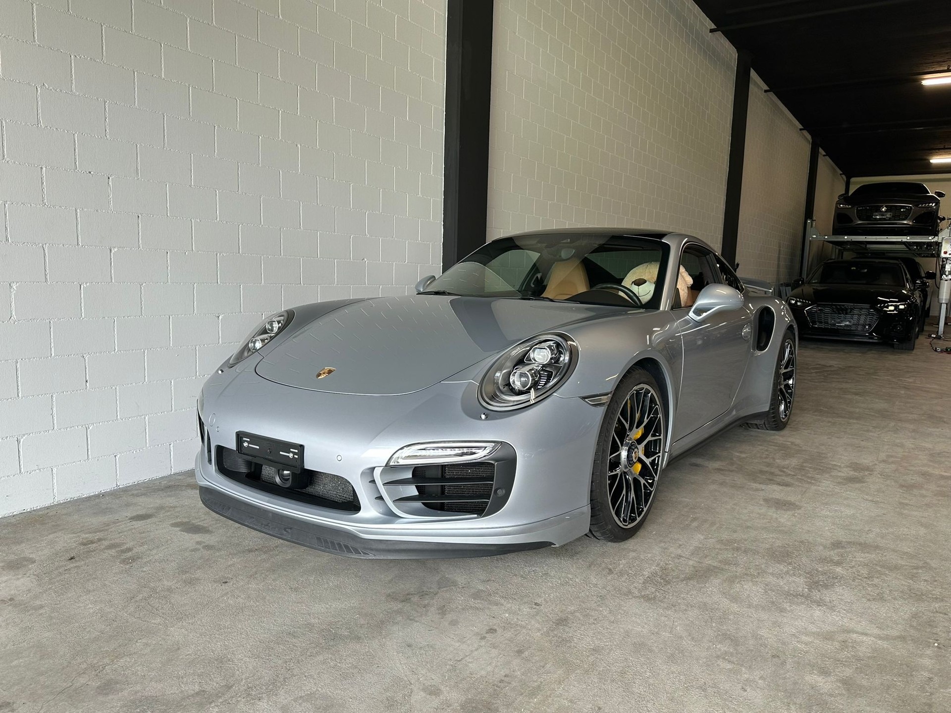 PORSCHE 911 Turbo S PDK-image-1