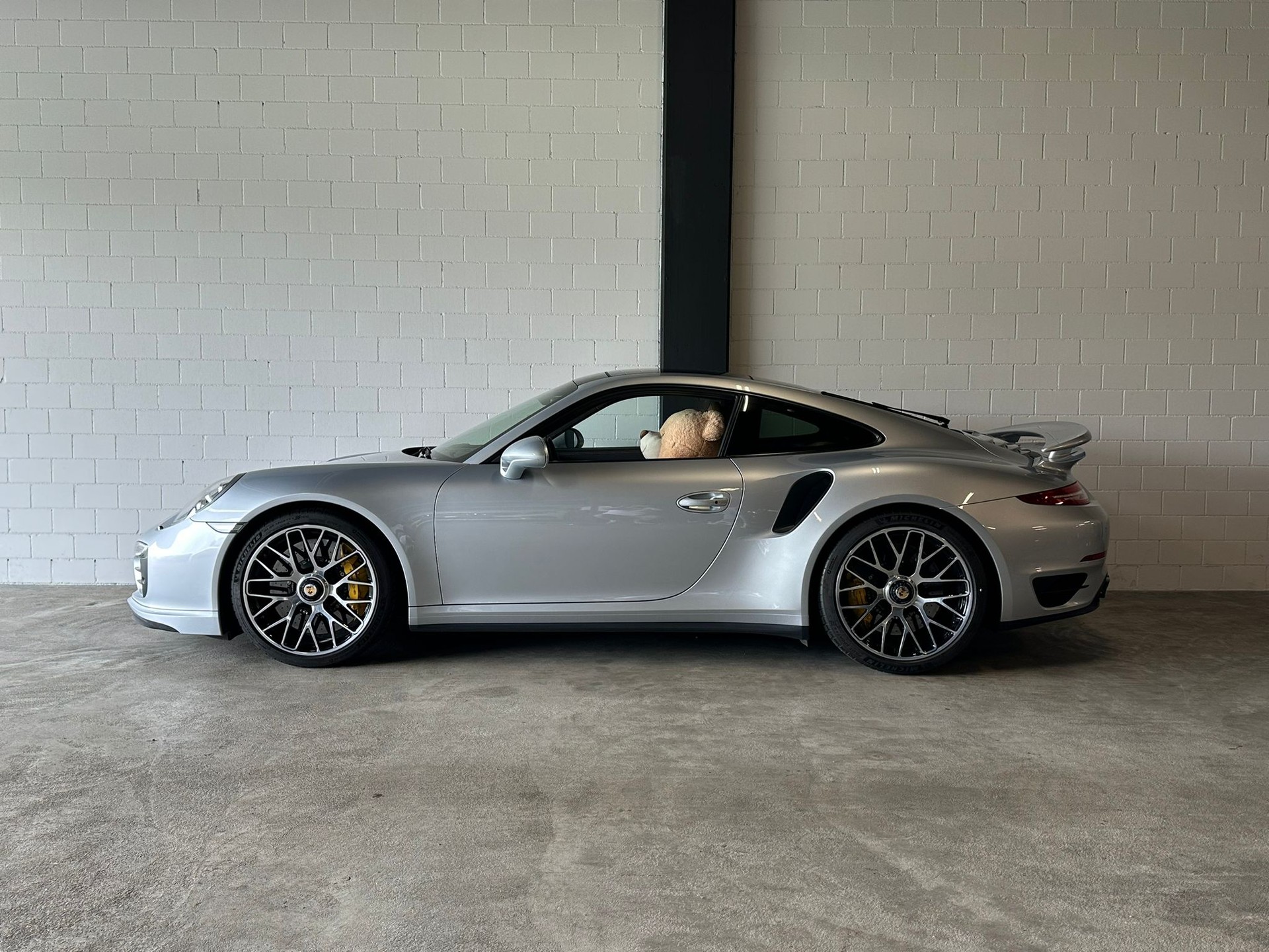 PORSCHE 911 Turbo S PDK-image-0